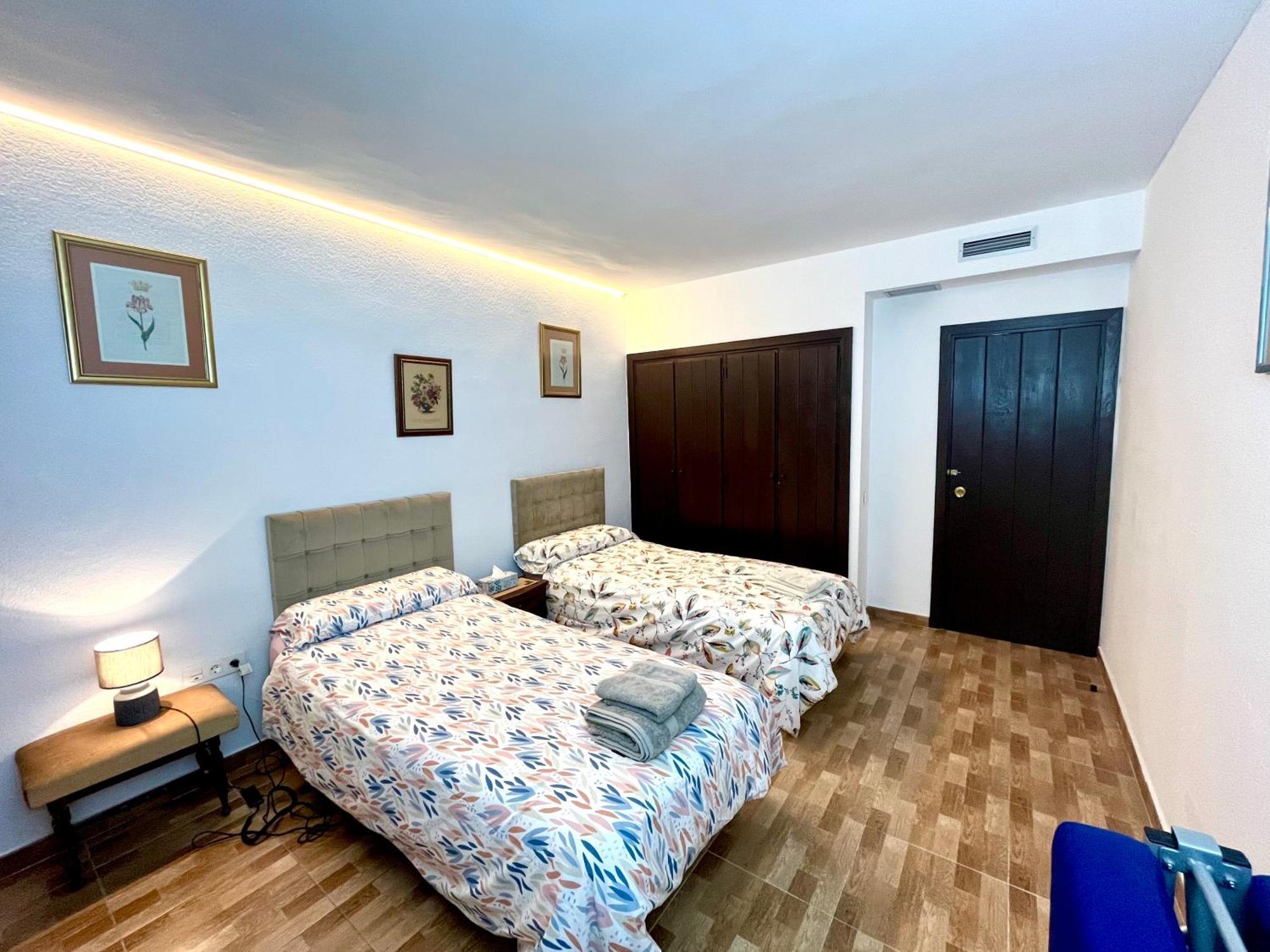 Puerto Banus -4 8 Persons - Parking - At 100m Apartamento *