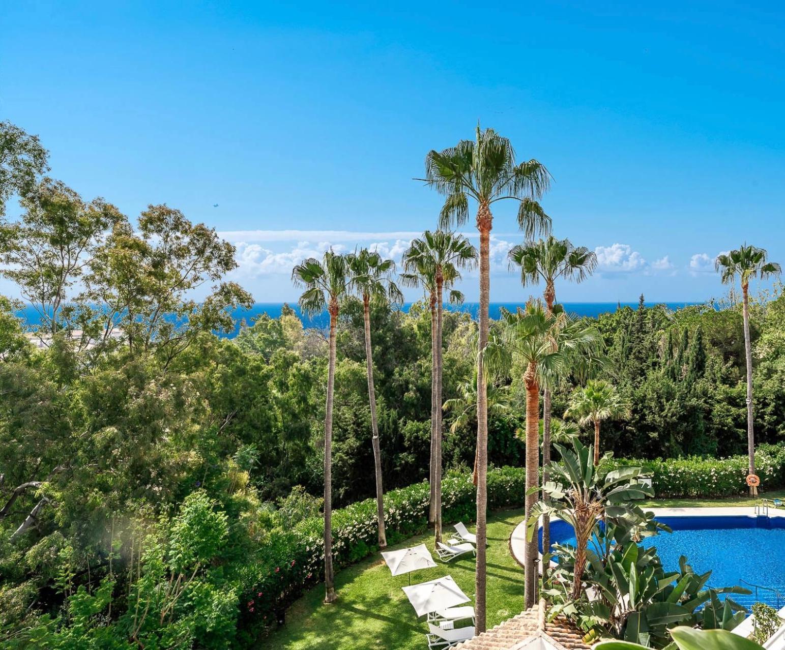 Luxury Penthouse With Sea Views In Marbella Golden Mile, Puente Romano Area Marbella