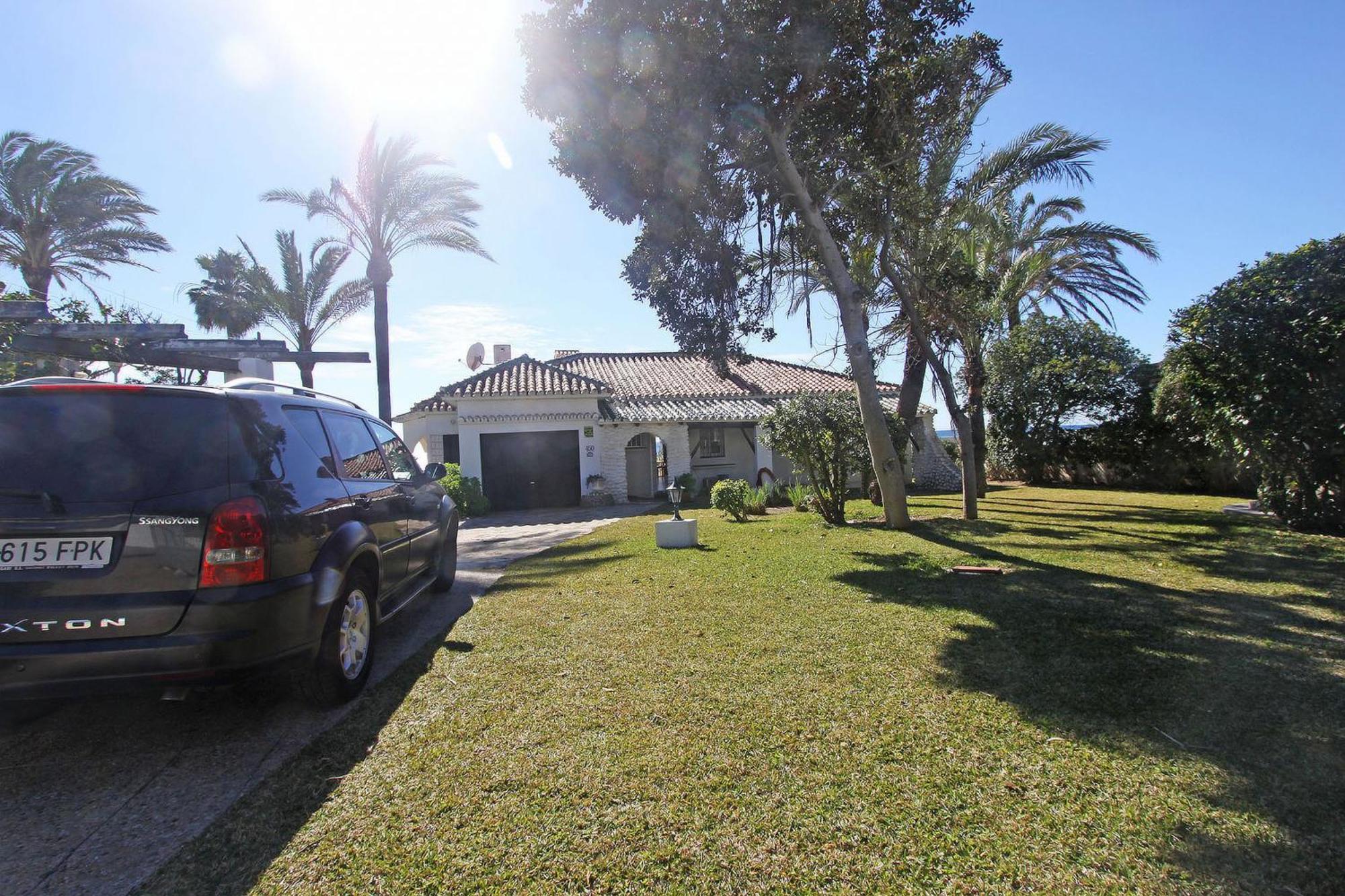 Villa 1100 - Front *
