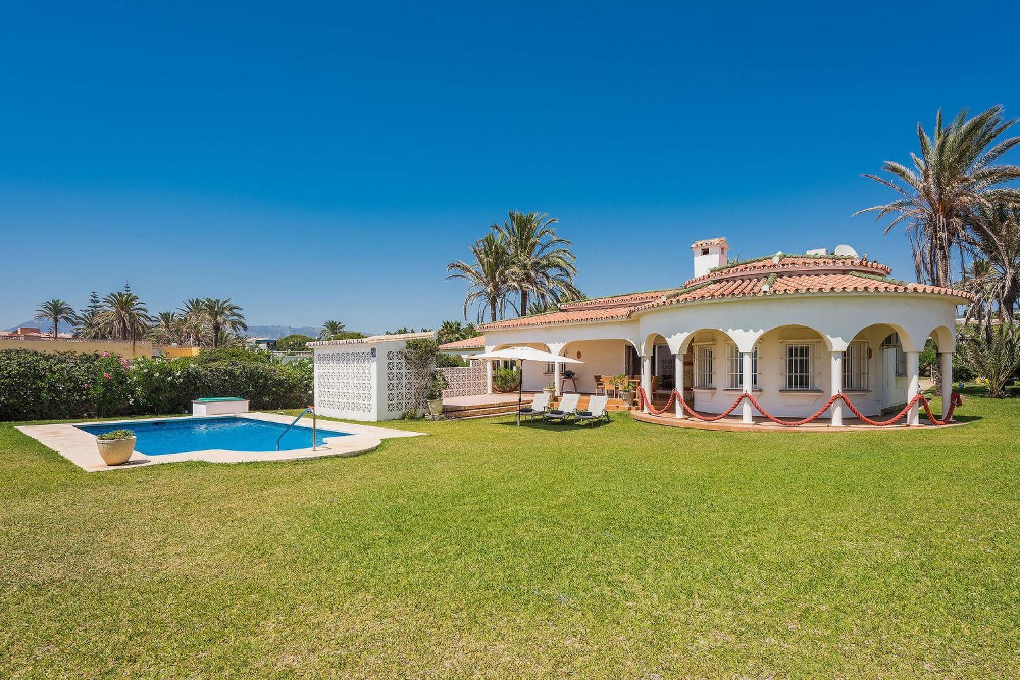 1100 - Front * Marbella
