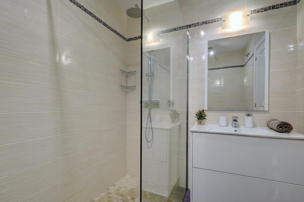 South Facing Near Sandy Beach And Golf Courses Apartment