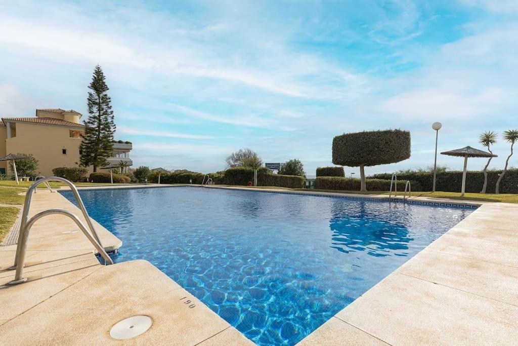 Apartment South Facing Near Sandy Beach And Golf Courses