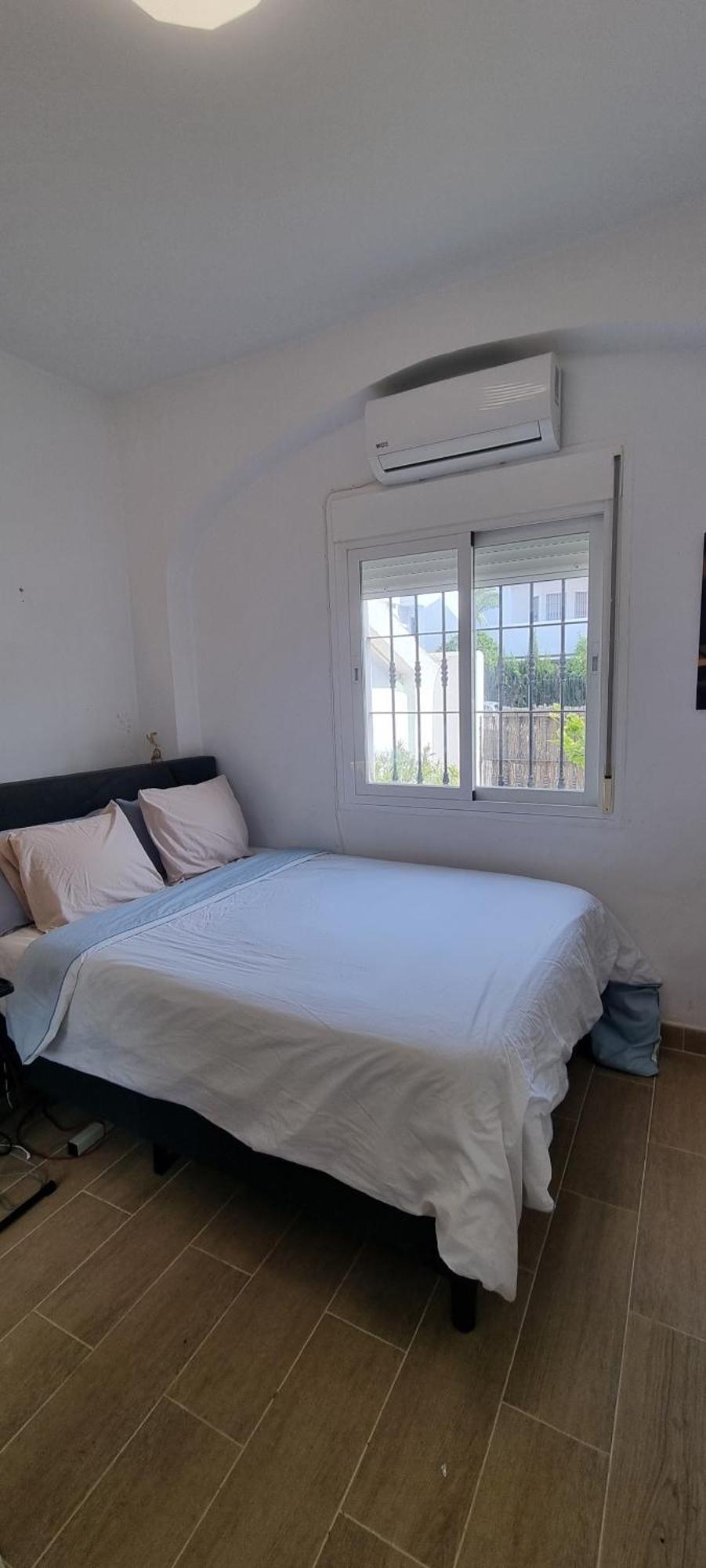 Casa de férias 4 Bed House With Pool Walk To Puerto Banus Fast Internet *