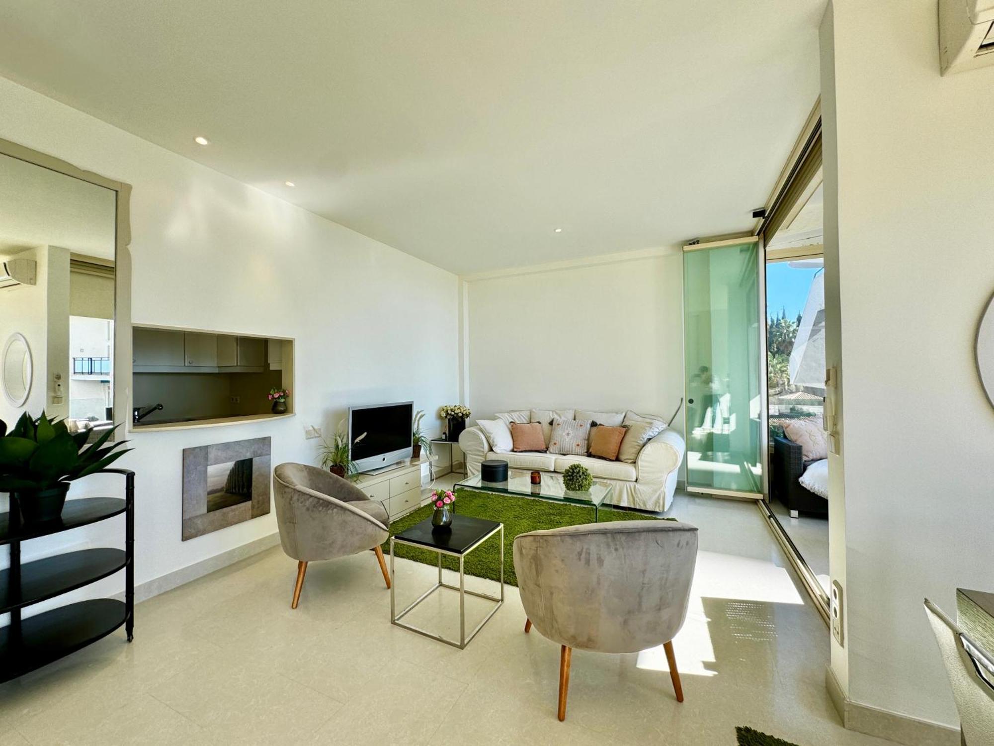 Seafront Skol Center By Eaw Homes