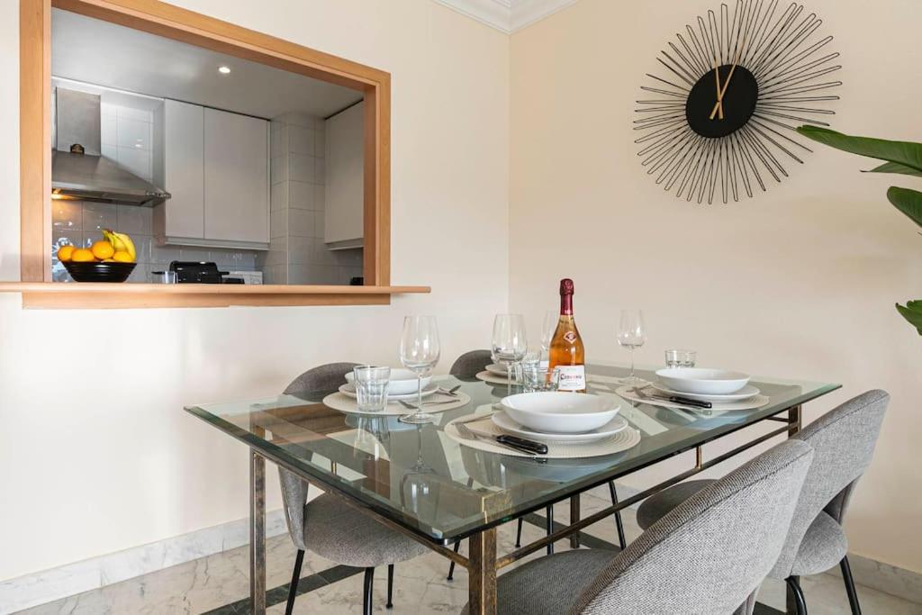 Apartment Luminous In Puerto Banus, Marbella