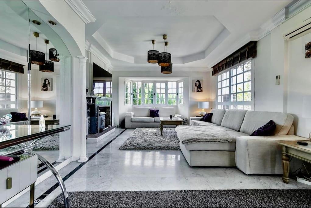 Villa Marbella Villa *