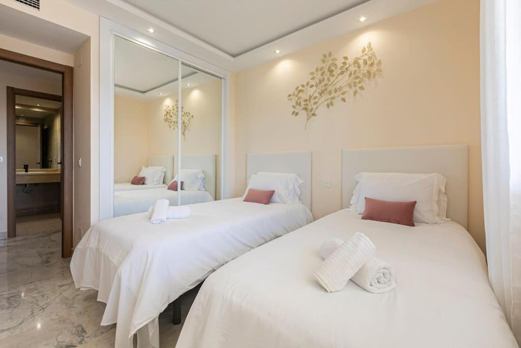 Spacious And Luxurious In Puerto Banus Apartment