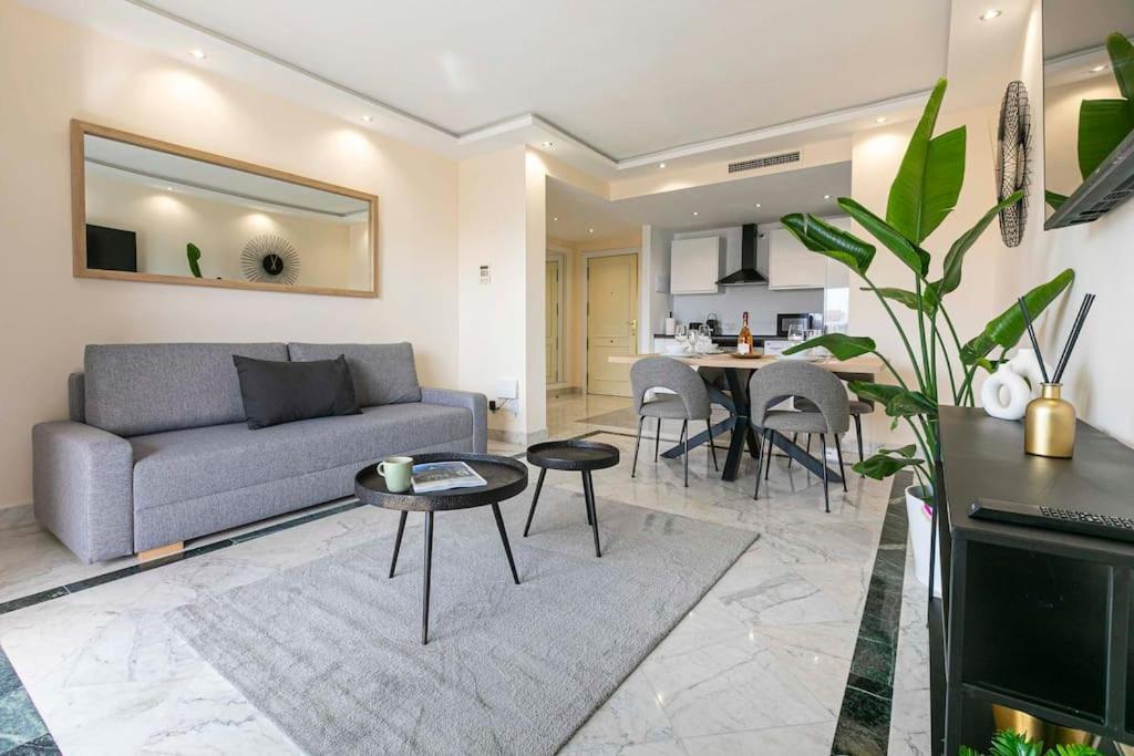 Spacious And Luxurious In Puerto Banus Marbella
