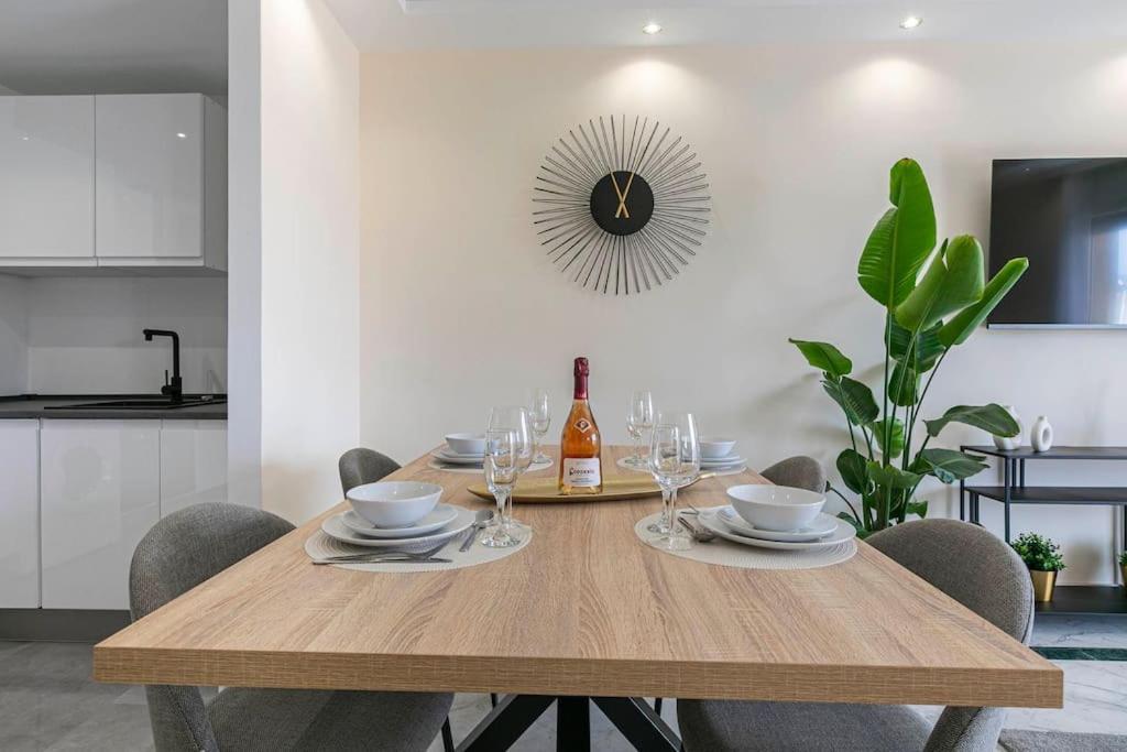 Spacious And Luxurious In Puerto Banus Apartment