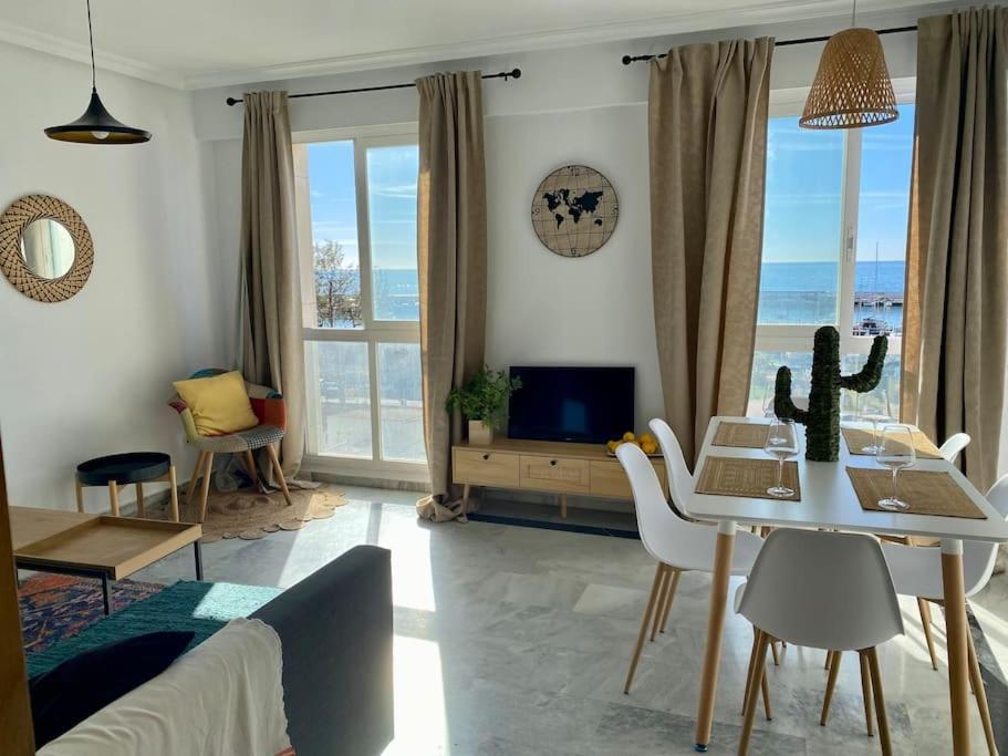 Seafront In With Pool And Garage *