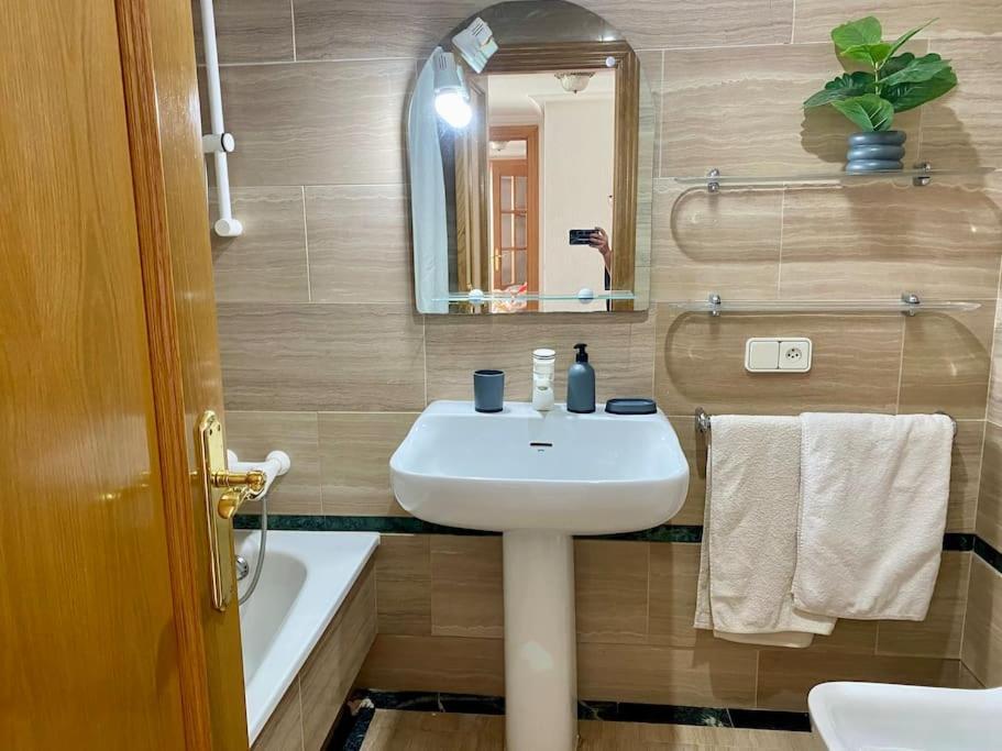 Seafront In With Pool And Garage * Marbella