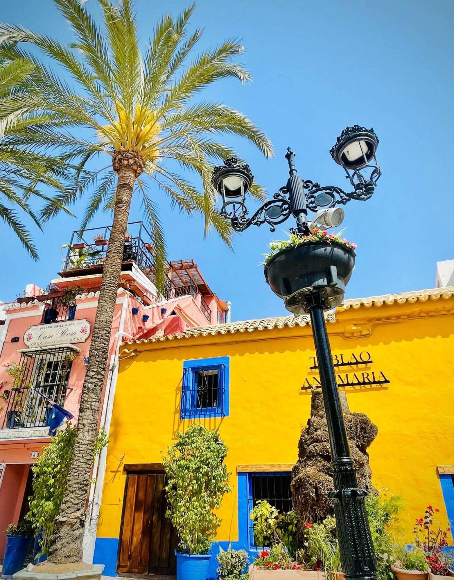 Tropical Old Town *