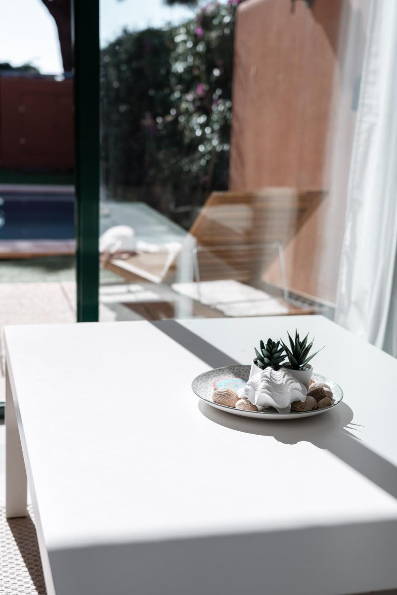 Retreat: Private Pool & Frontline Golf Apartment Marbella