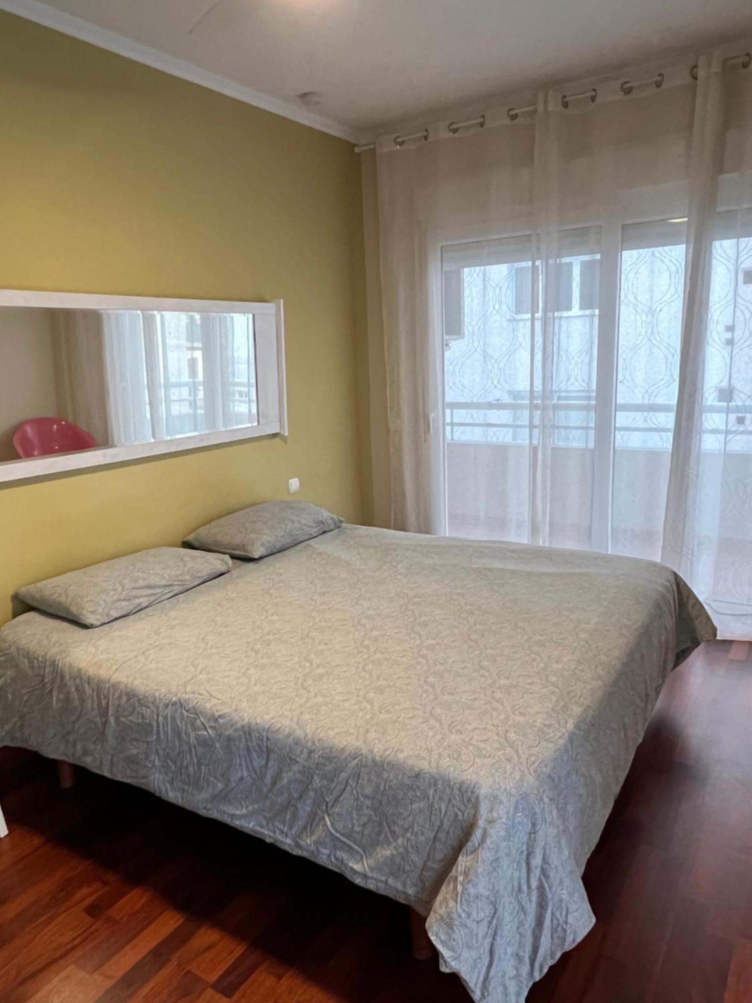 Apartment En 2ª Linea De Playa, Centro De
