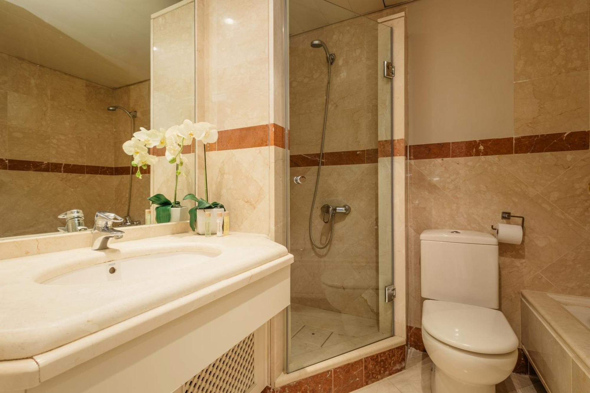 Dream Experience In Elviria: Luxury Property Close To Beaches, Restaurants And Golf Courses Apartamento