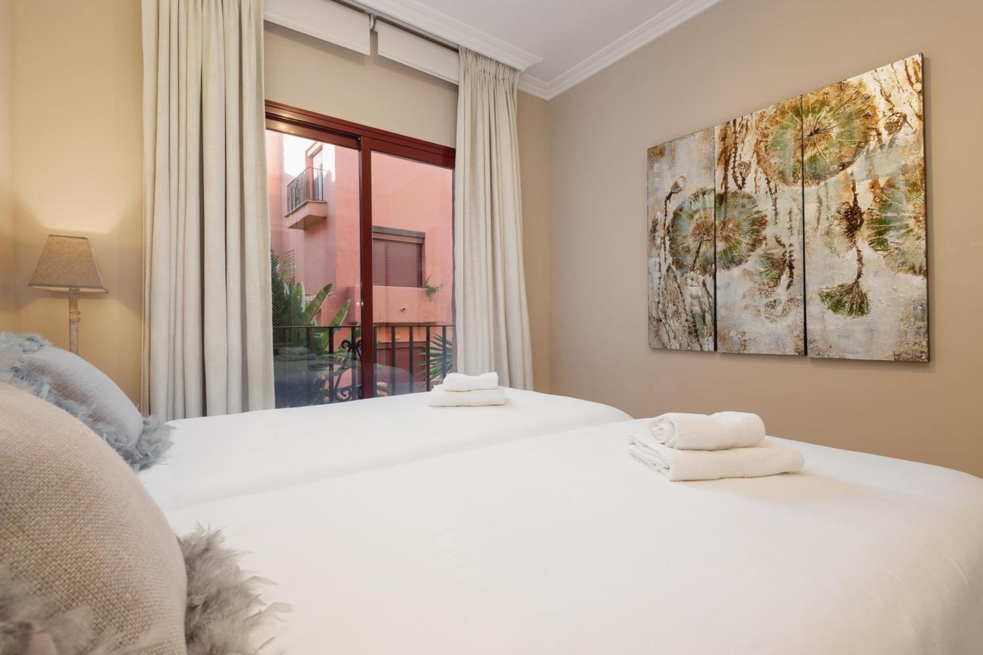 Dream Experience In Elviria: Luxury Property Close To Beaches, Restaurants And Golf Courses Apartamento *