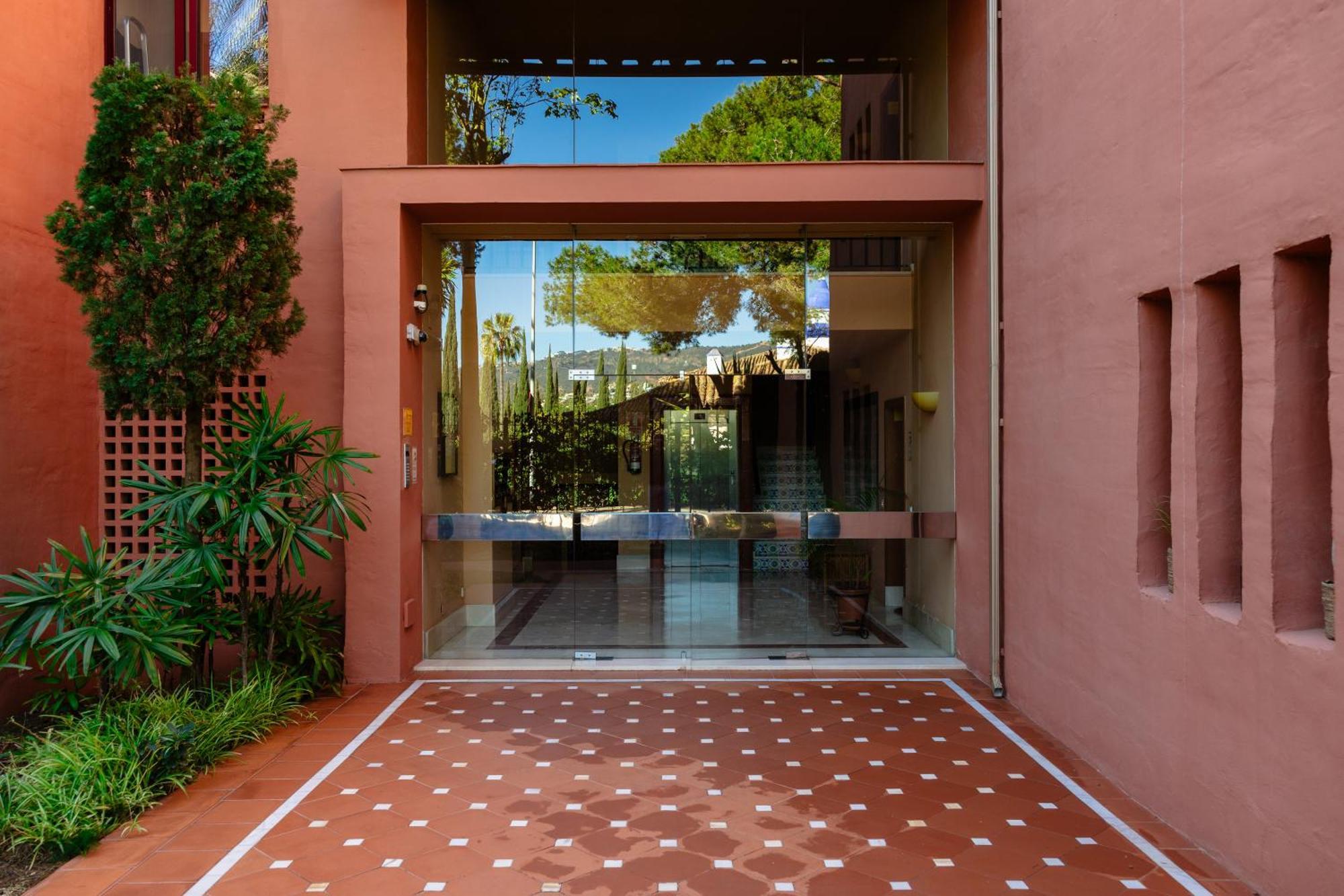 Dream Experience In Elviria: Luxury Property Close To Beaches, Restaurants And Golf Courses Apartamento