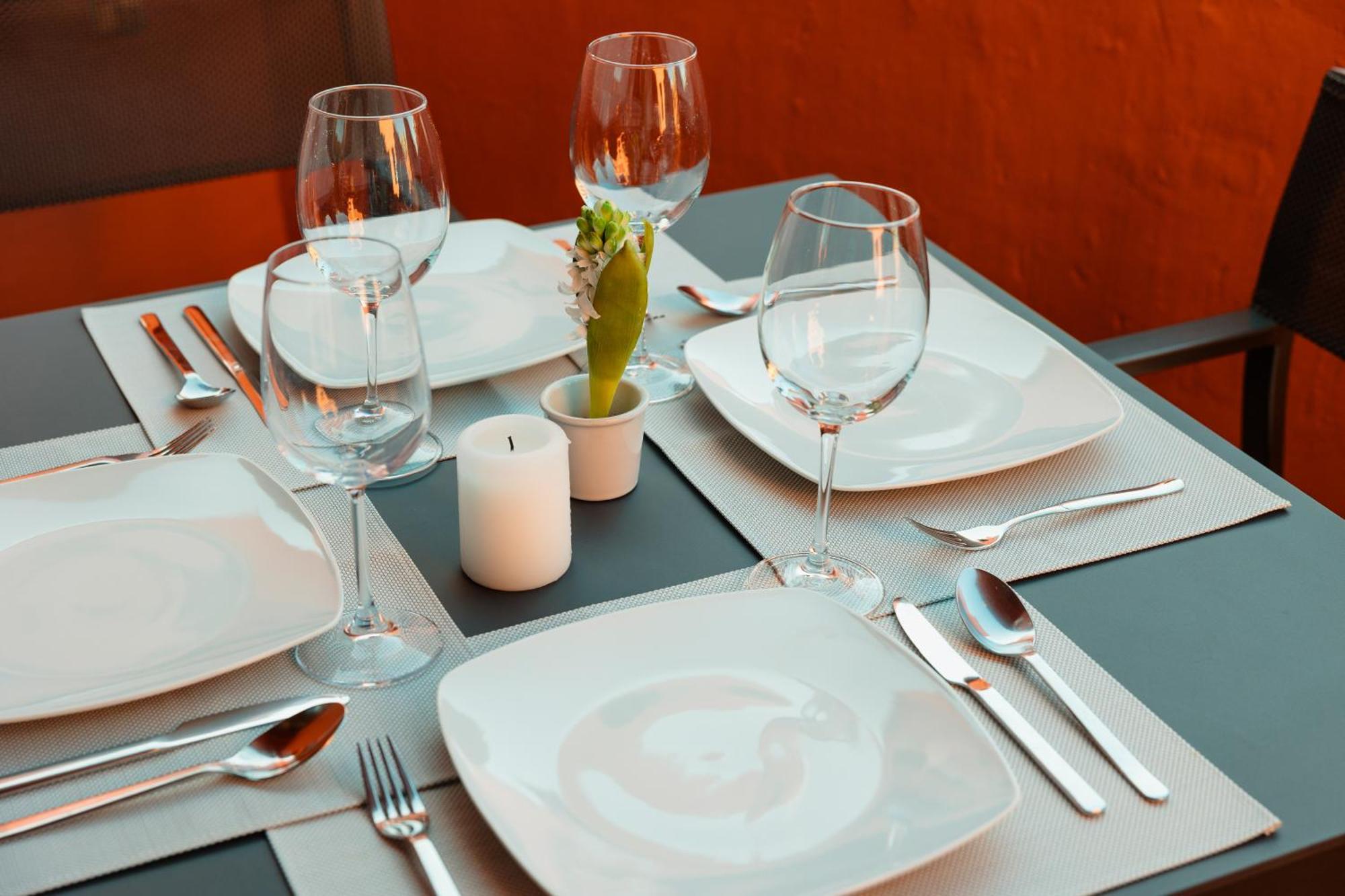 Dream Experience In Elviria: Luxury Property Close To Beaches, Restaurants And Golf Courses *