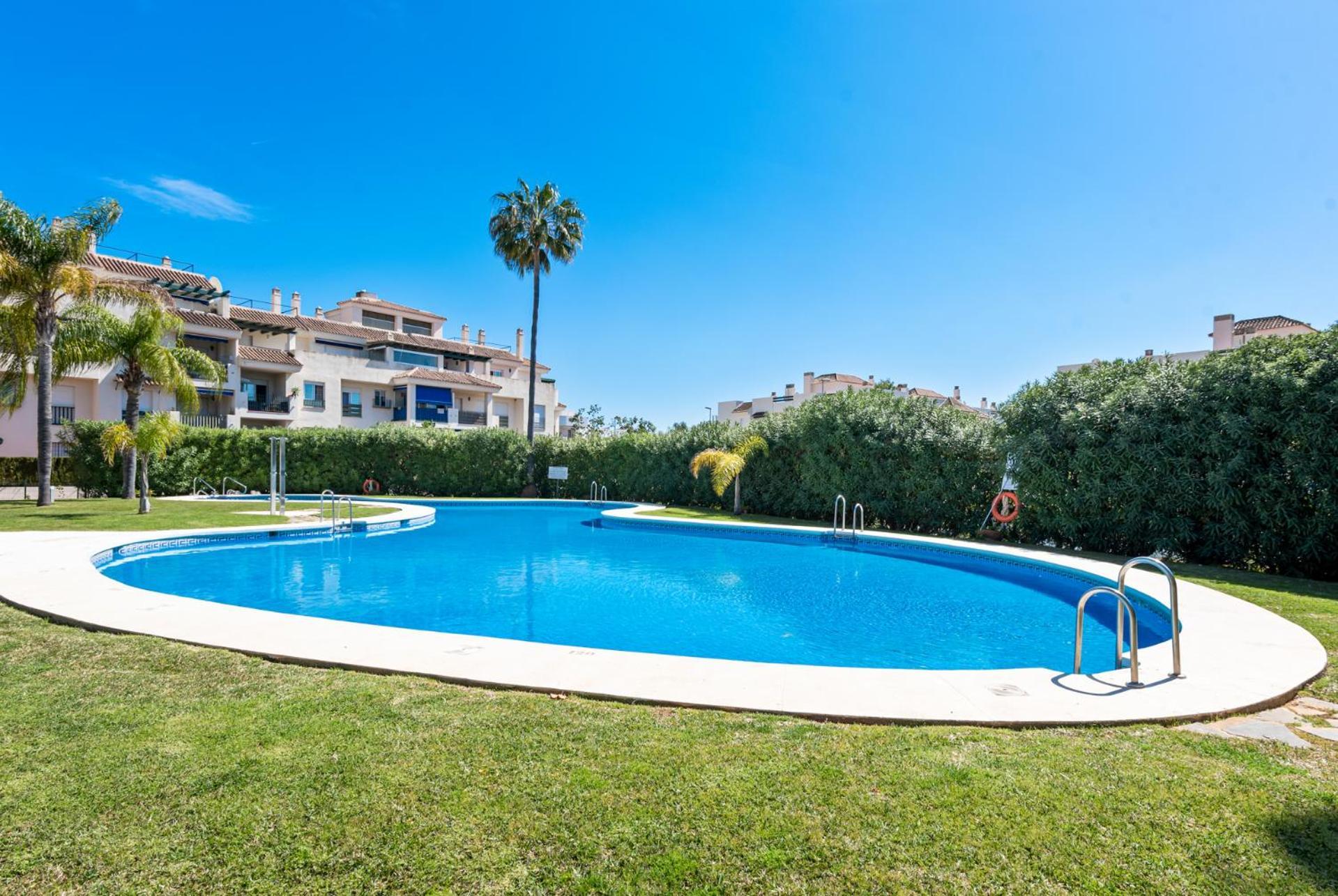Lovely 2-bed 10 Mins Walk From Puerto Banus *