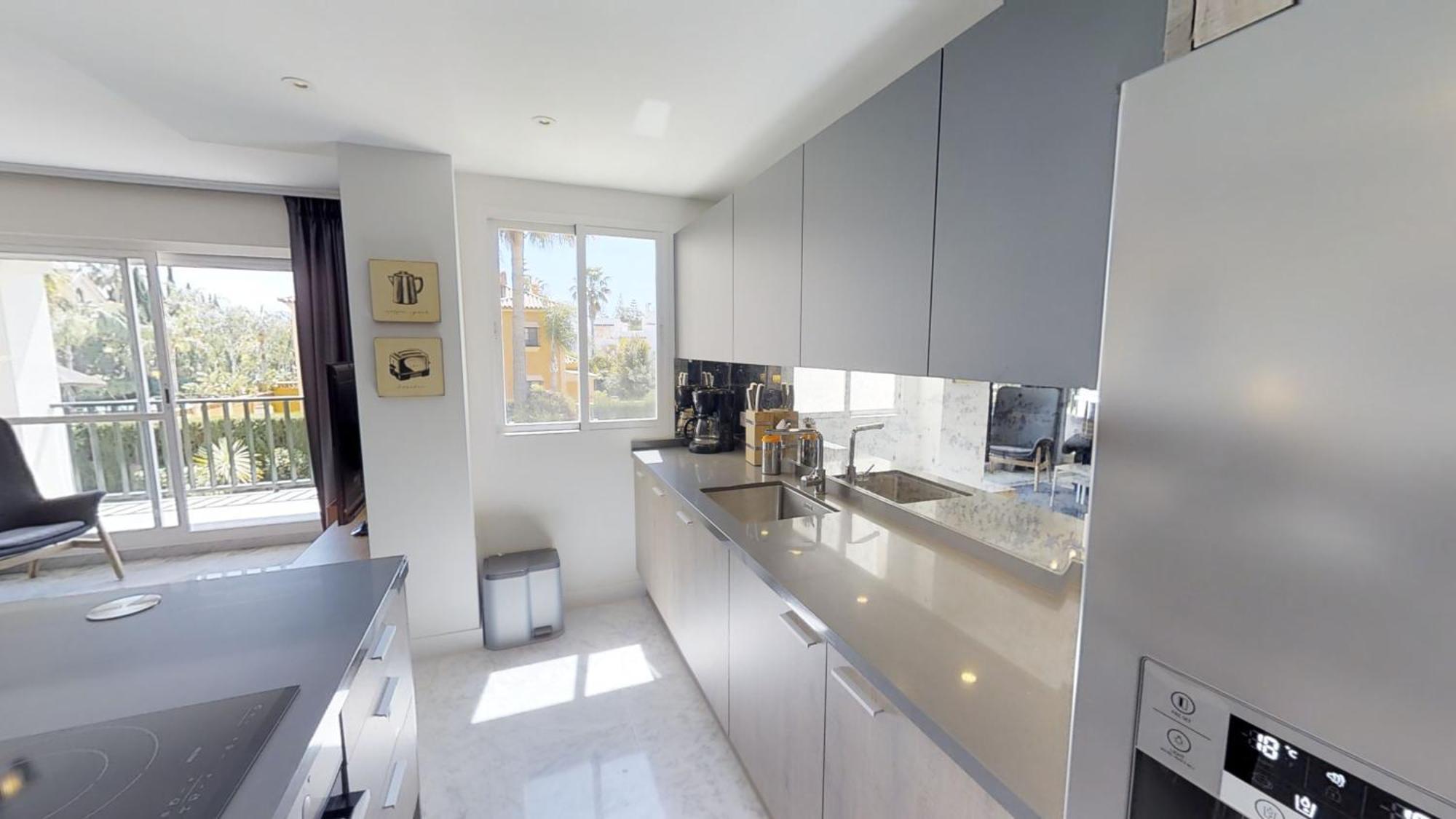 Apartment Modern Coastal Near Puerto Banus *