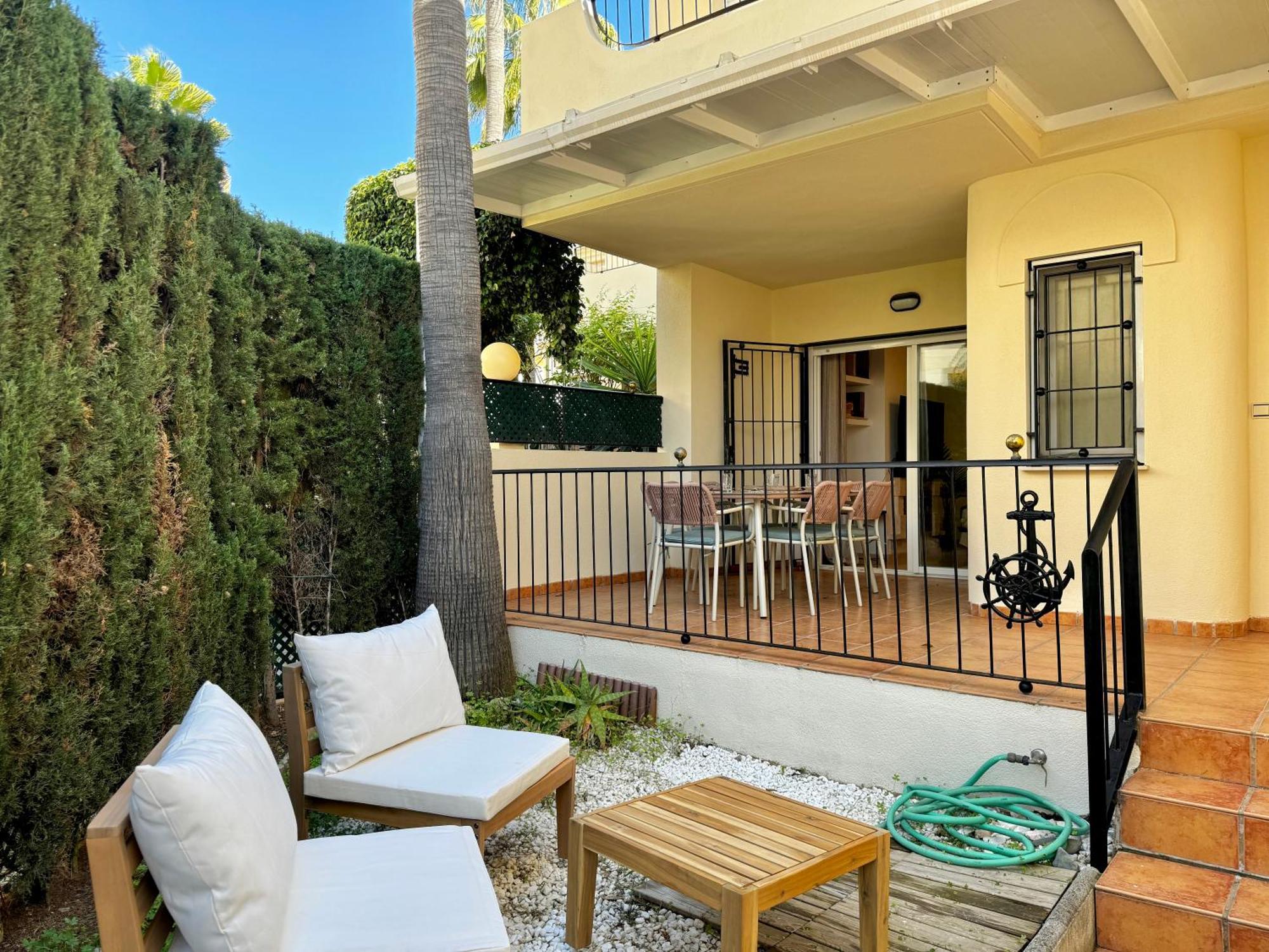 El Arenal Townhouse By The With Swimming Pool Ii- Eaw Homes Vakantiehuis