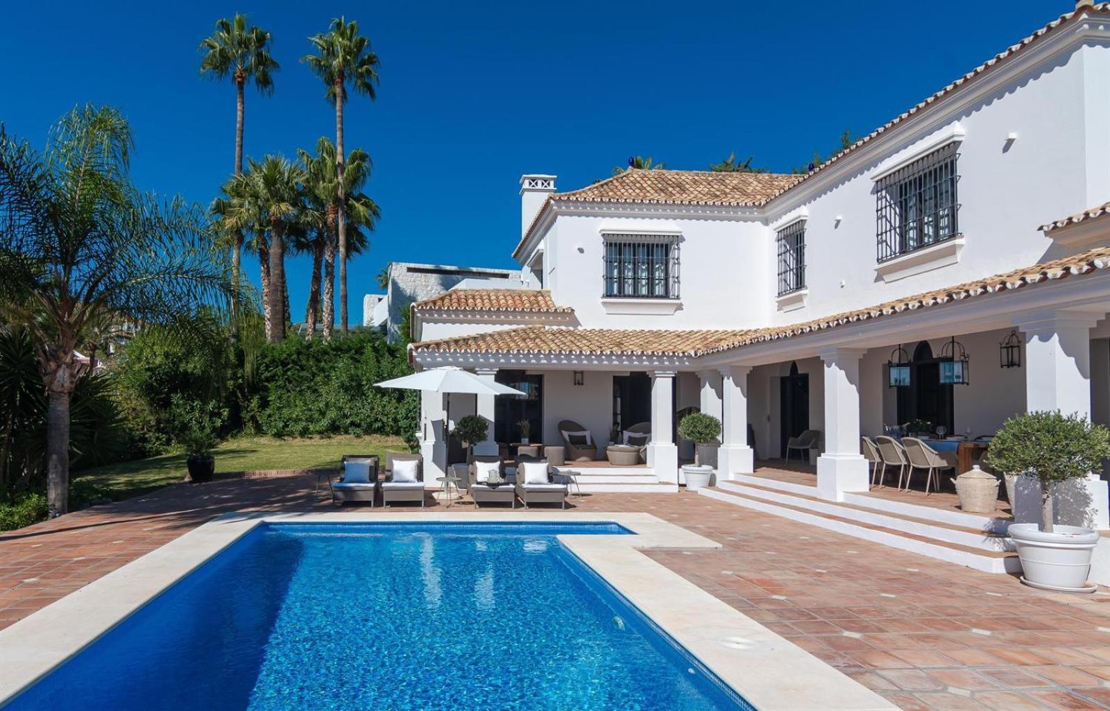Luxury In Golden Mile Villa *