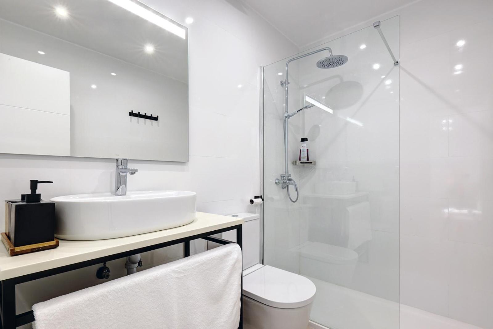 Stunning 1 Bedroom In Centre