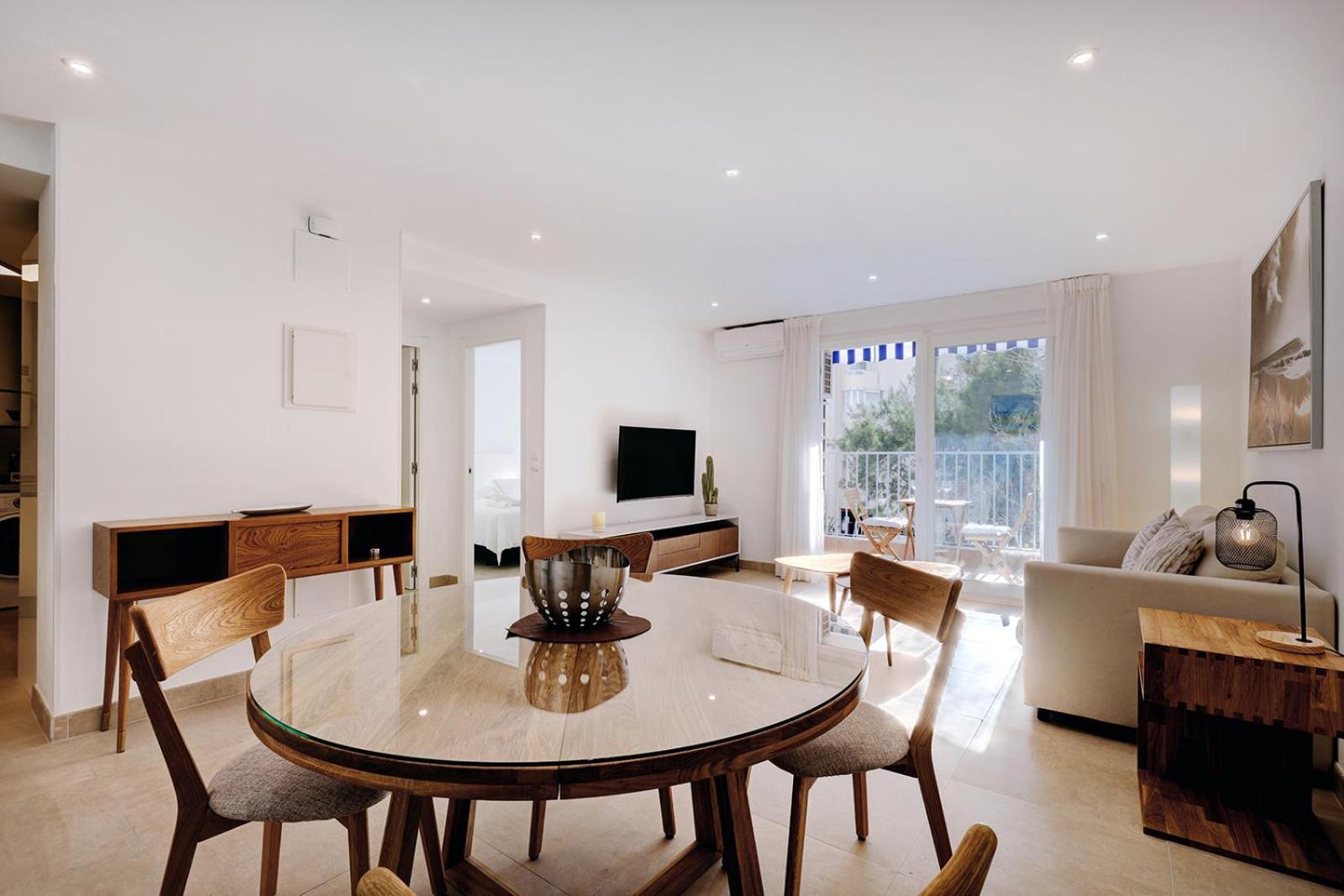 Stunning 1 Bedroom In Centre *