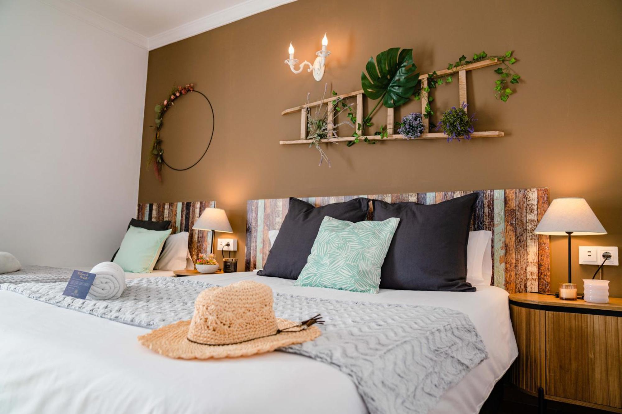 10 Luxe By Lirios Village Villa *