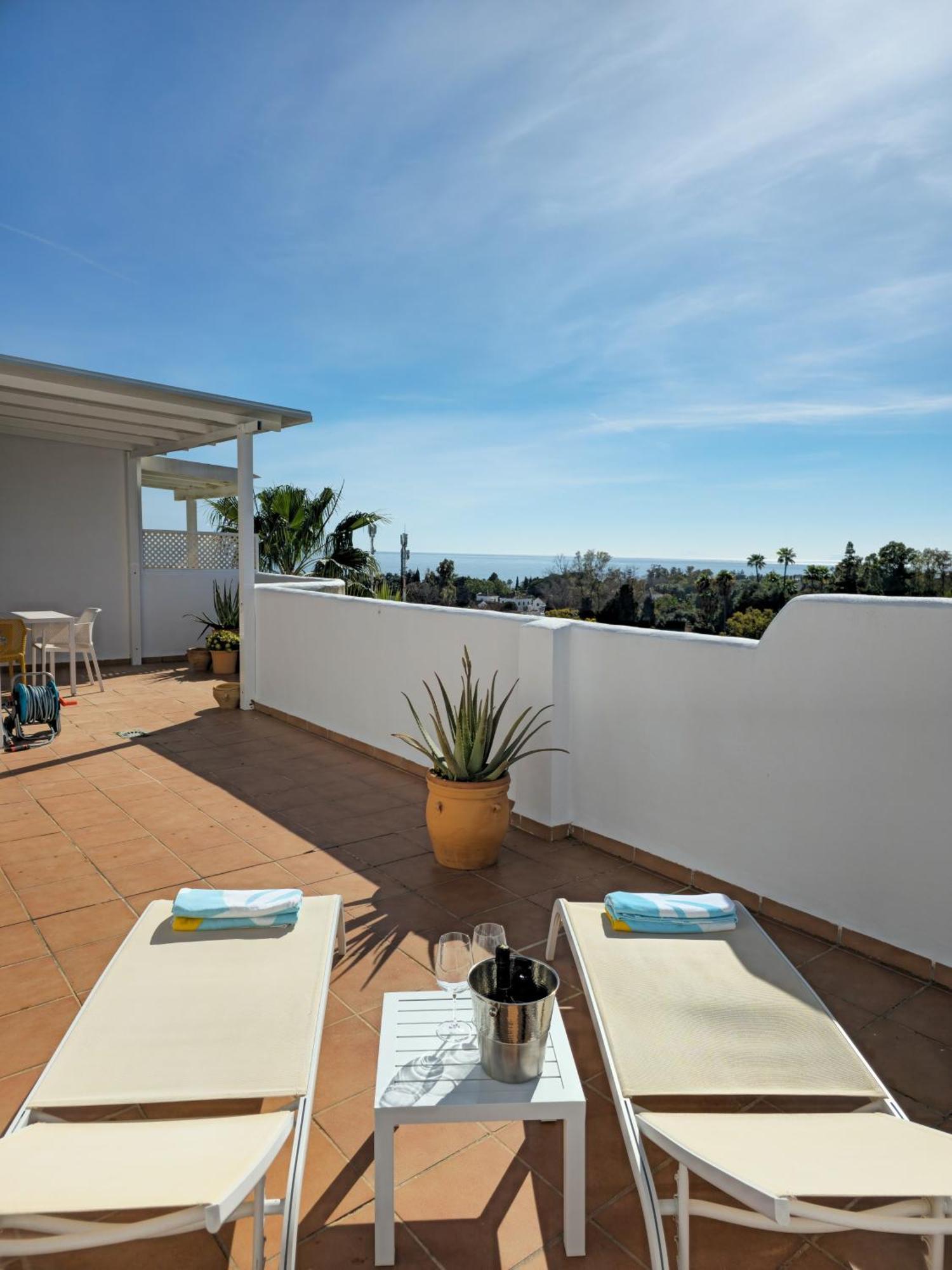 Real - 2 Bedroom Apartment Marbella
