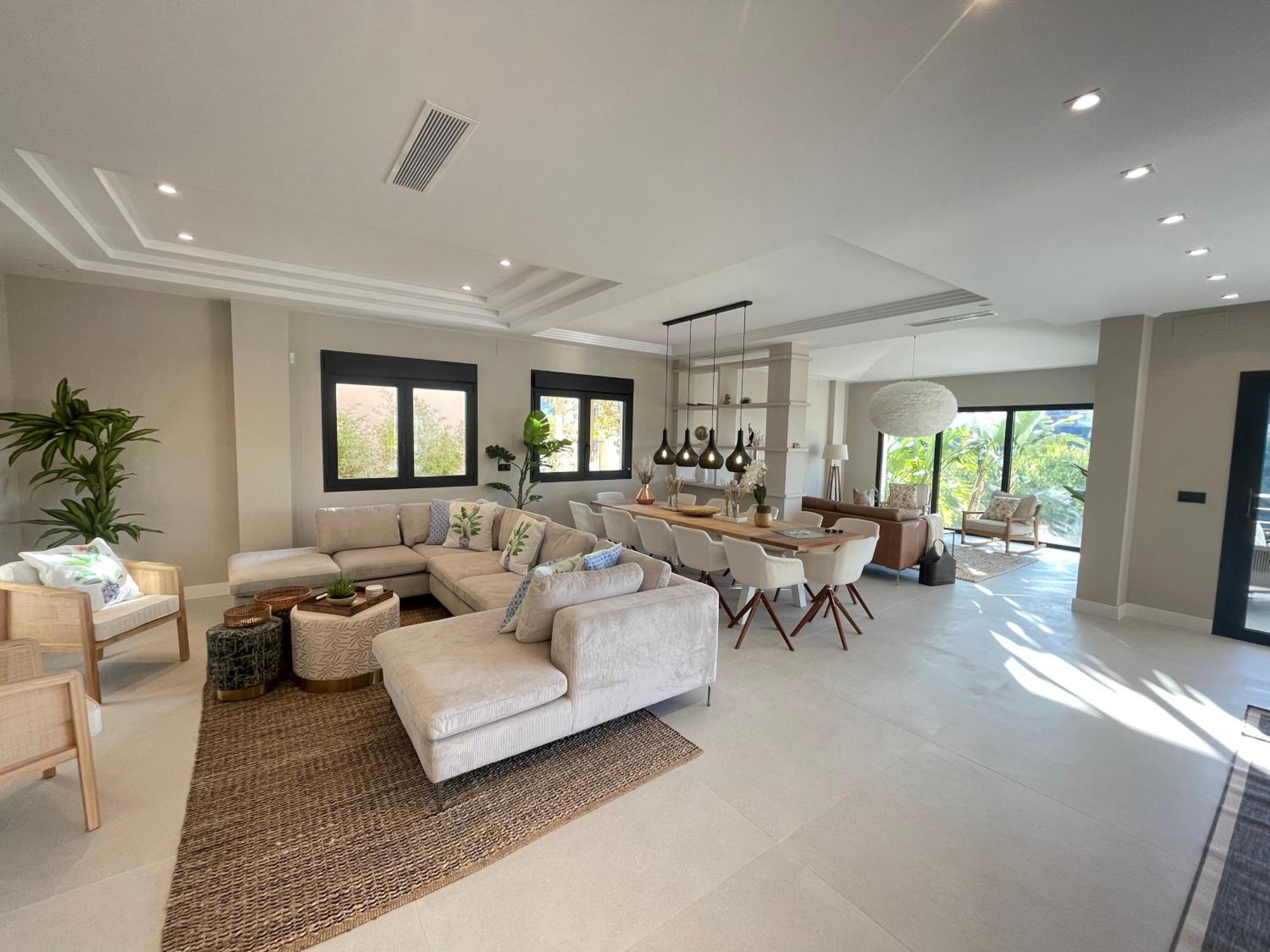 Ultimate Luxury Dream With 7 Bedrooms, Gym, And Infinity Pool *
