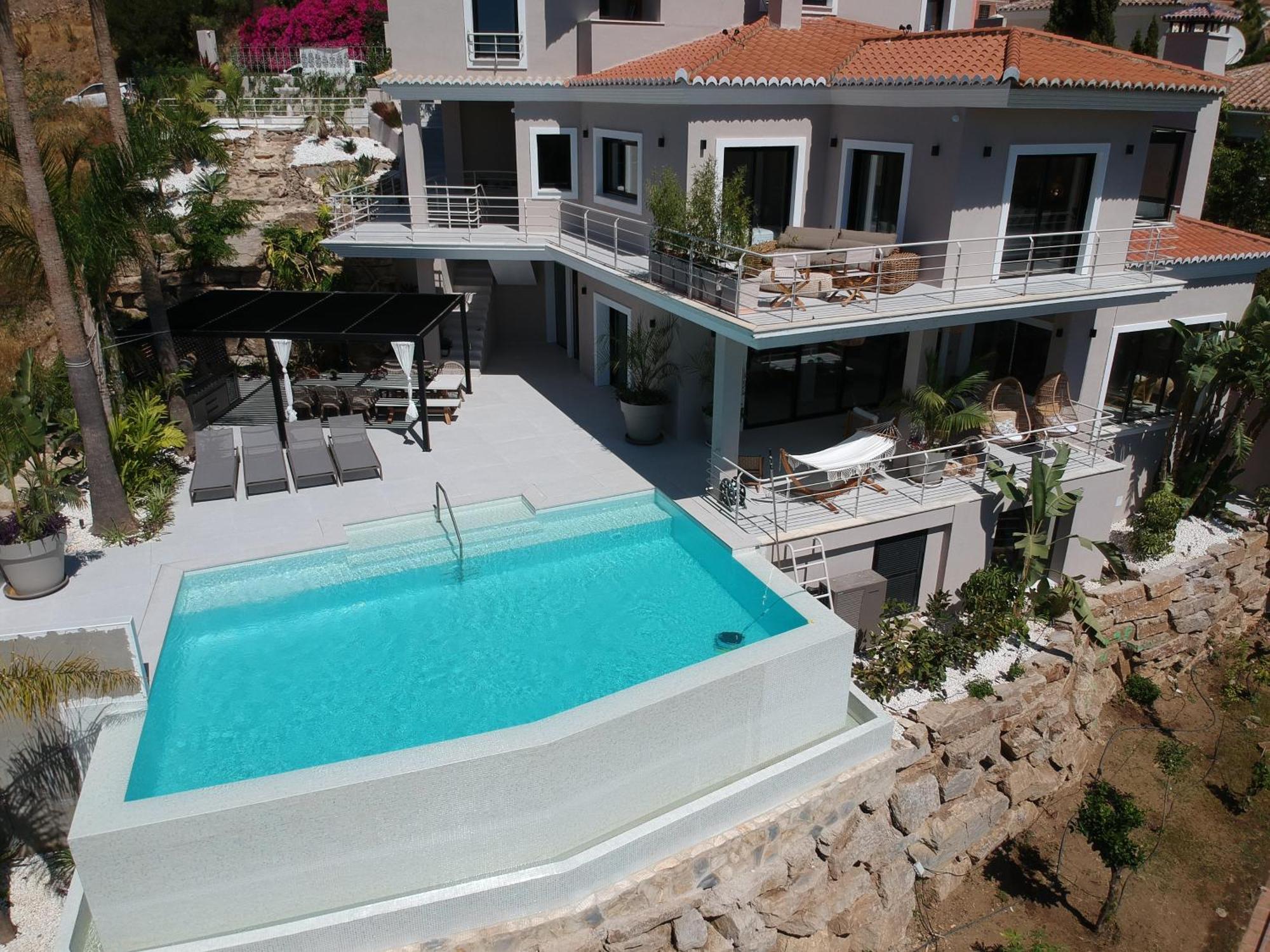 Ultimate Luxury Dream With 7 Bedrooms, Gym, And Infinity Pool Marbella