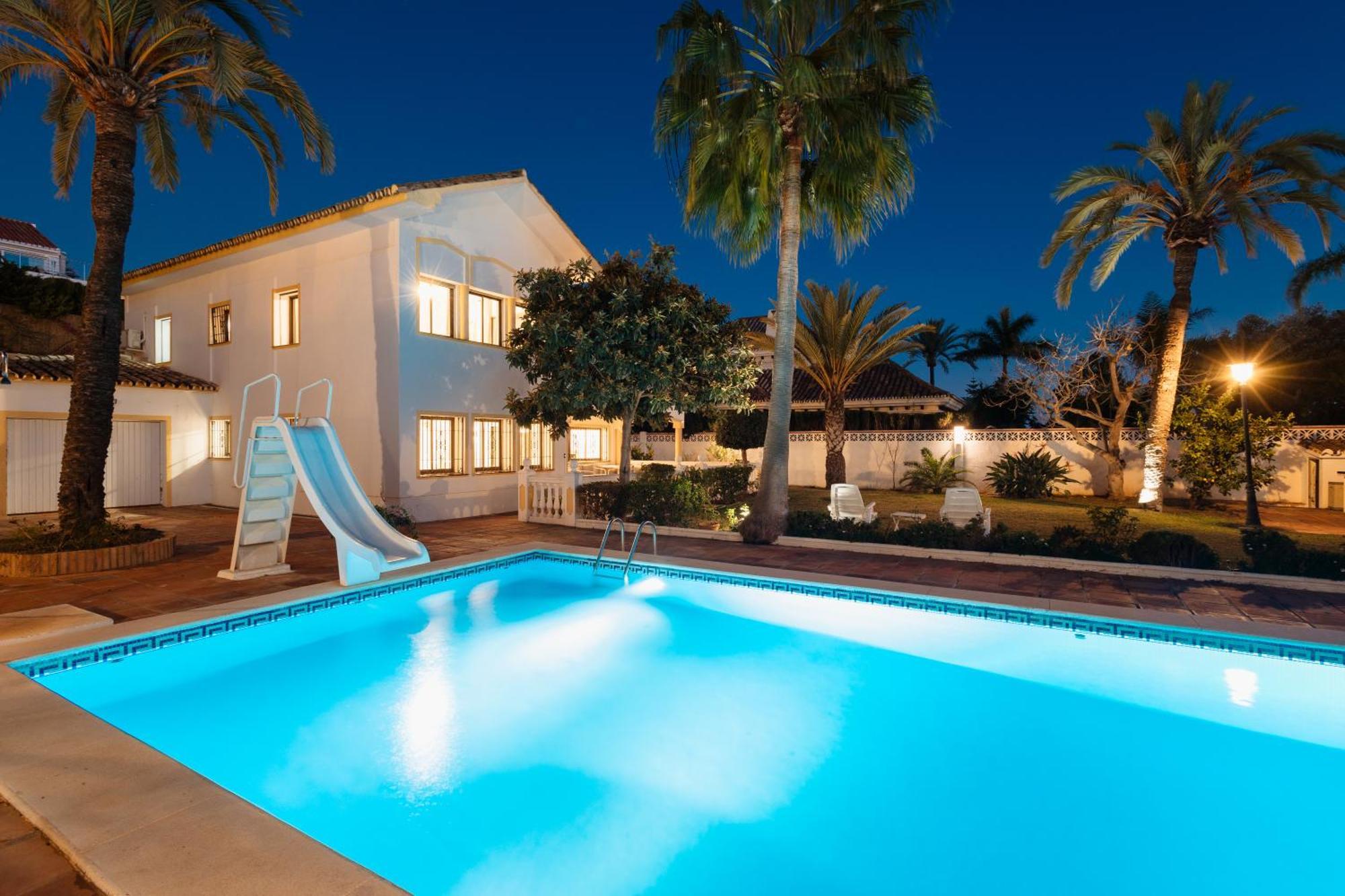 Spacious House With Pool, Garden And Solarium In Las Chapas, Marbella Marbella