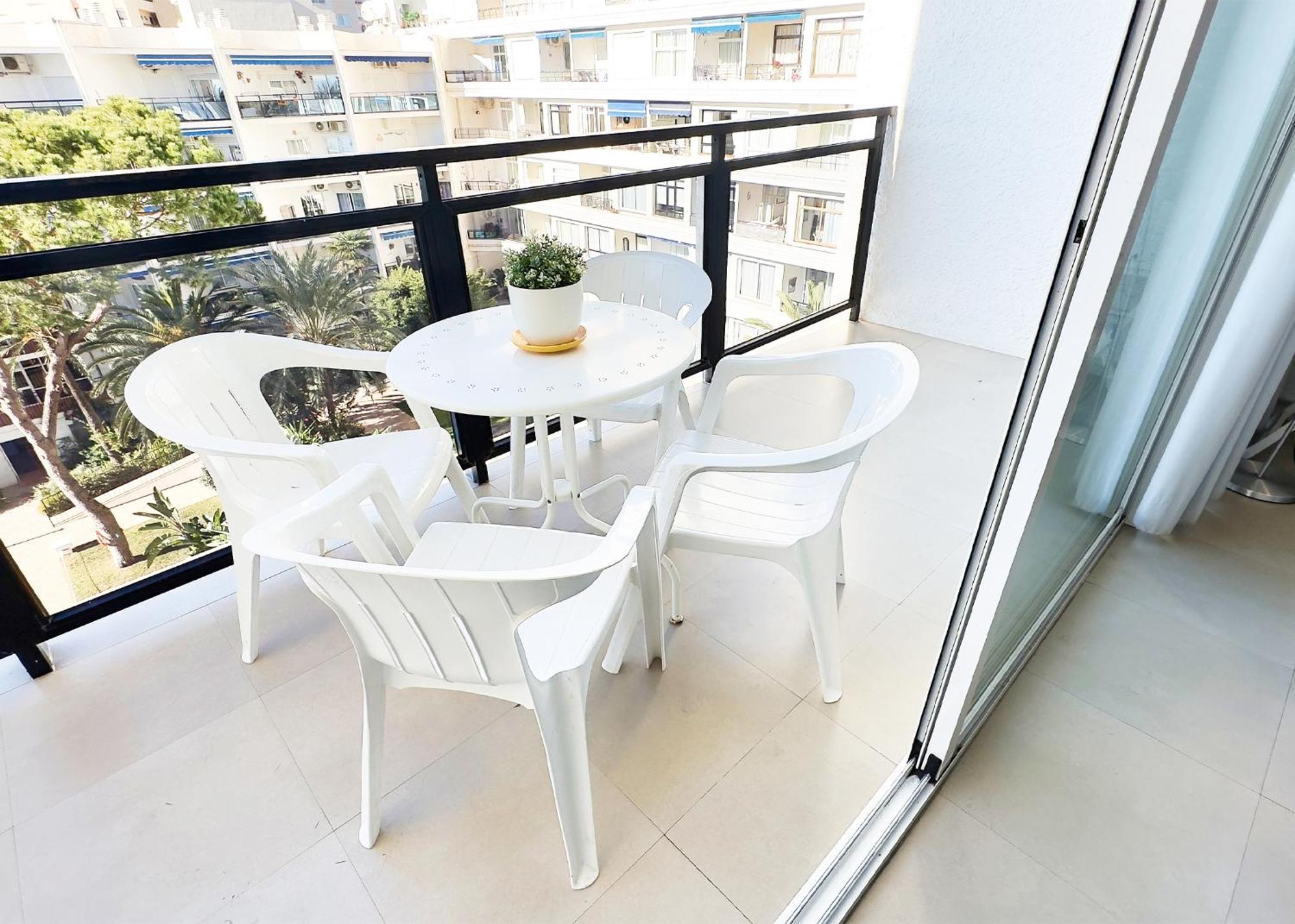 Skol 302 Super One-bedroom Duplex With Sea Views Apartment