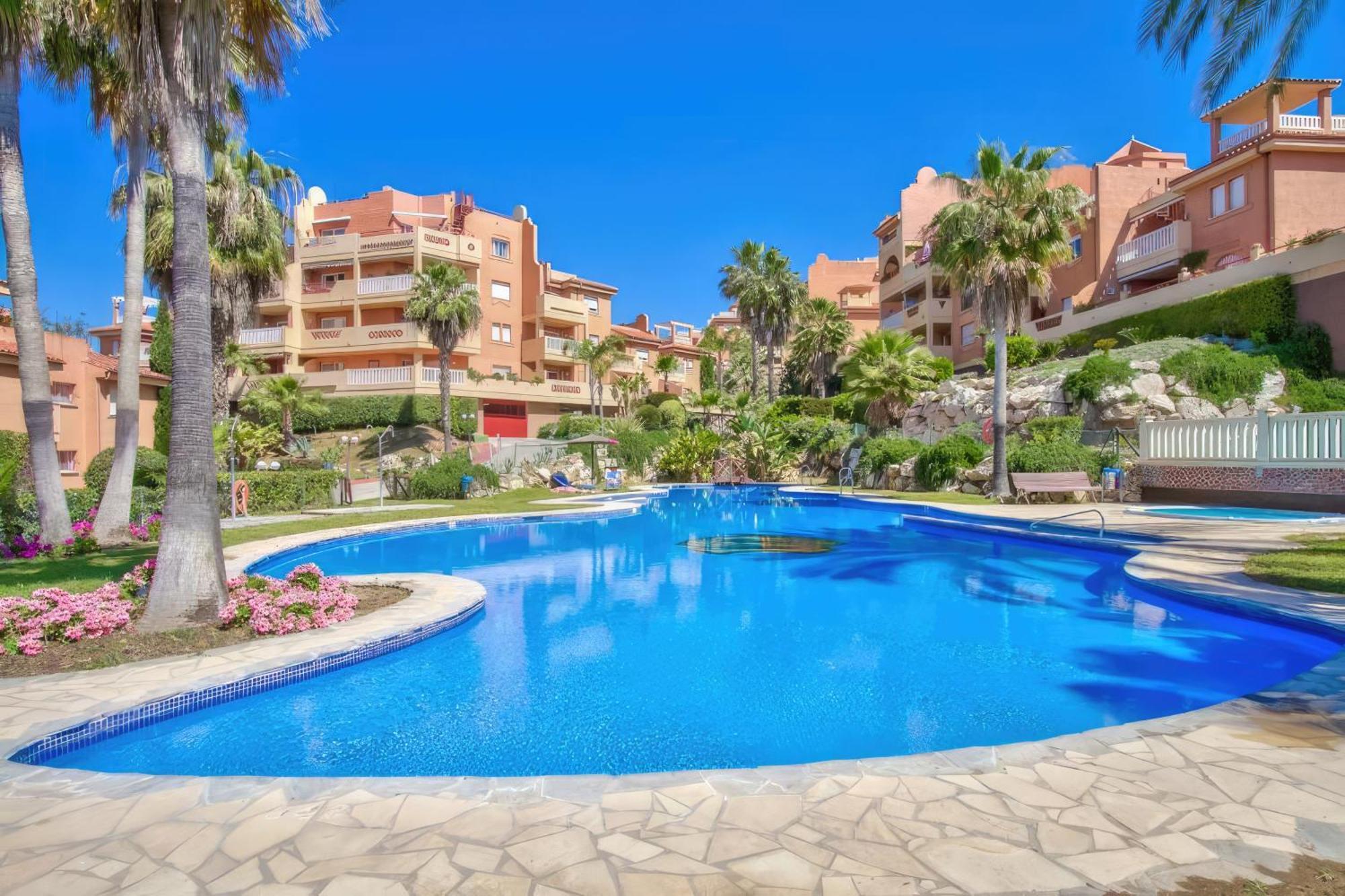 Apartamento Precioso Atico Con Vistas Al Mar *