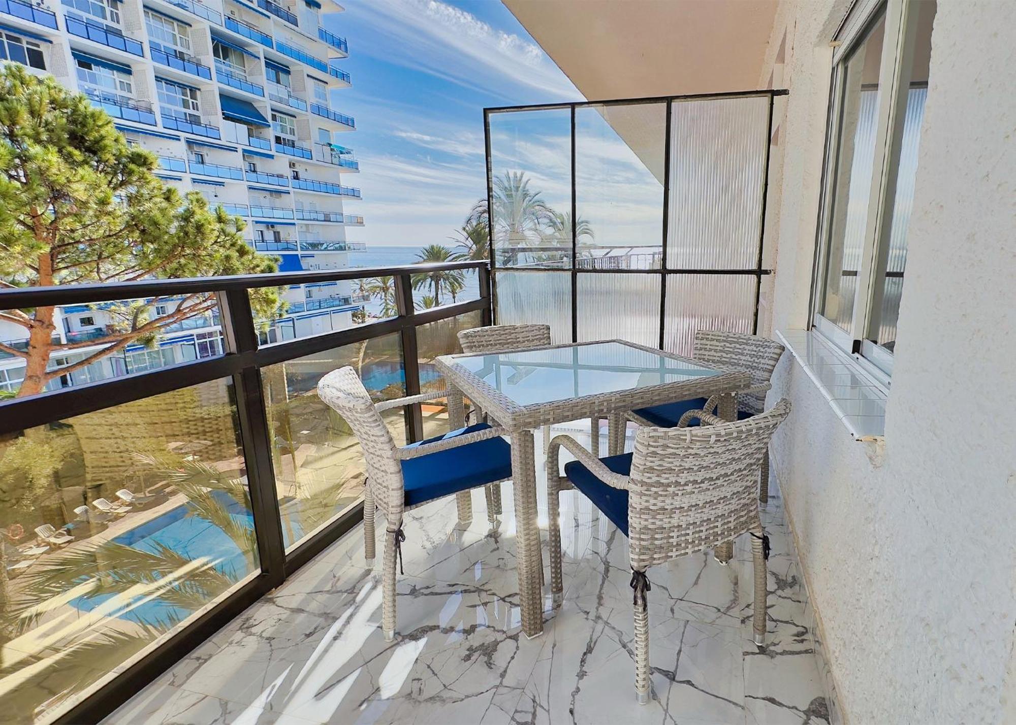 Skol 424 Stunning One-bedroom With Sea Views Apartment