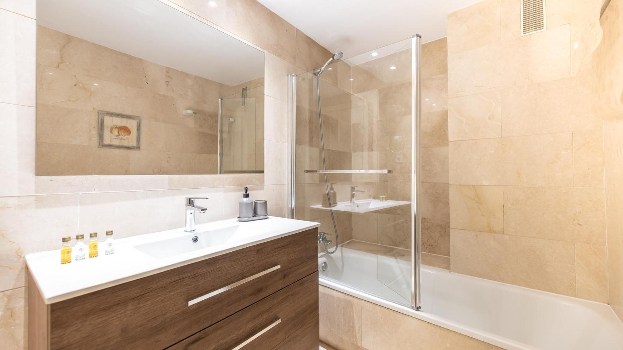 Urban Exclusivity At Puerto Banus Marbella
