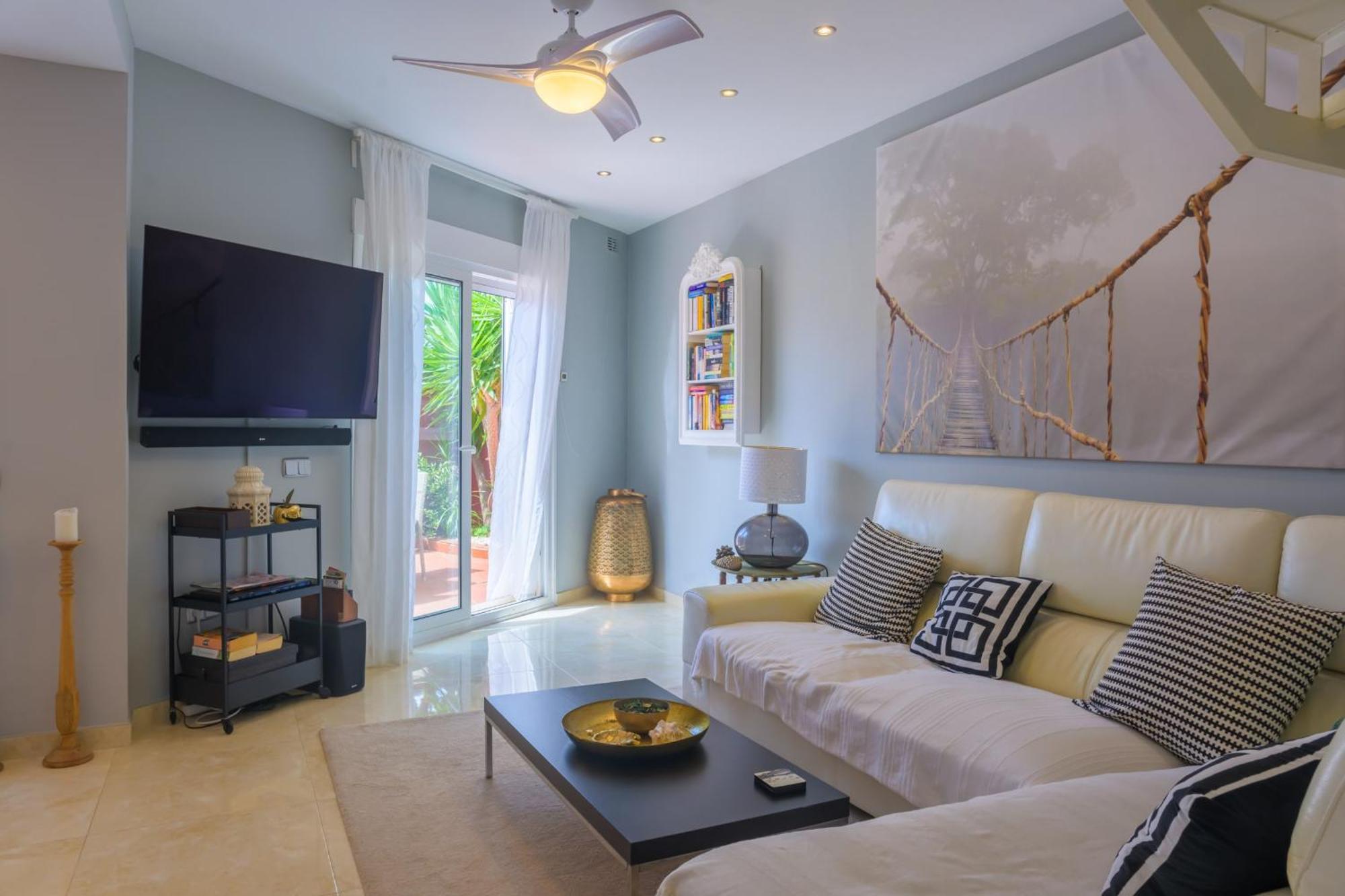 Beautiful Frontline Townhouse Holiday home *