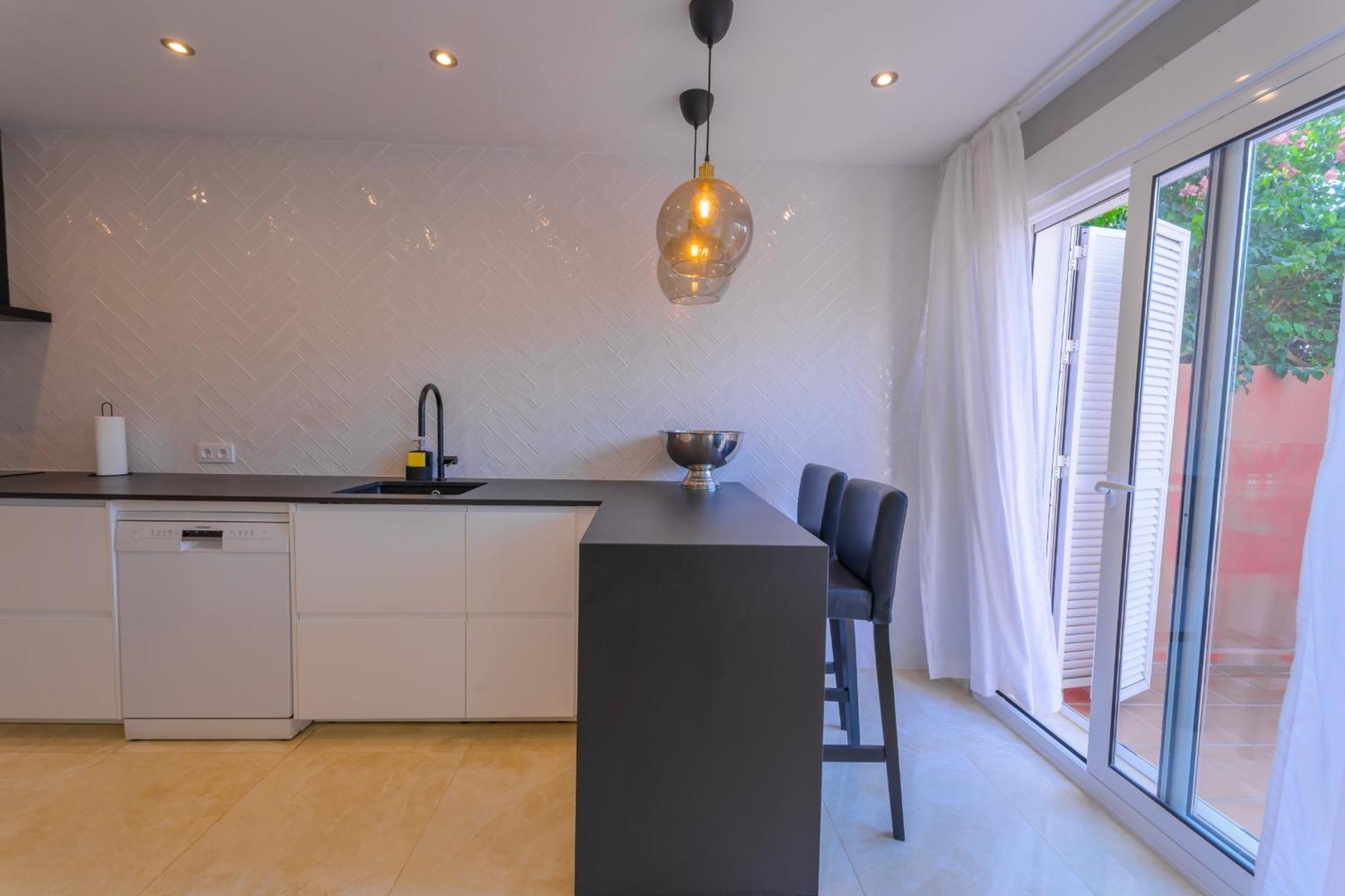 Vakantiehuis Beautiful Frontline Townhouse *