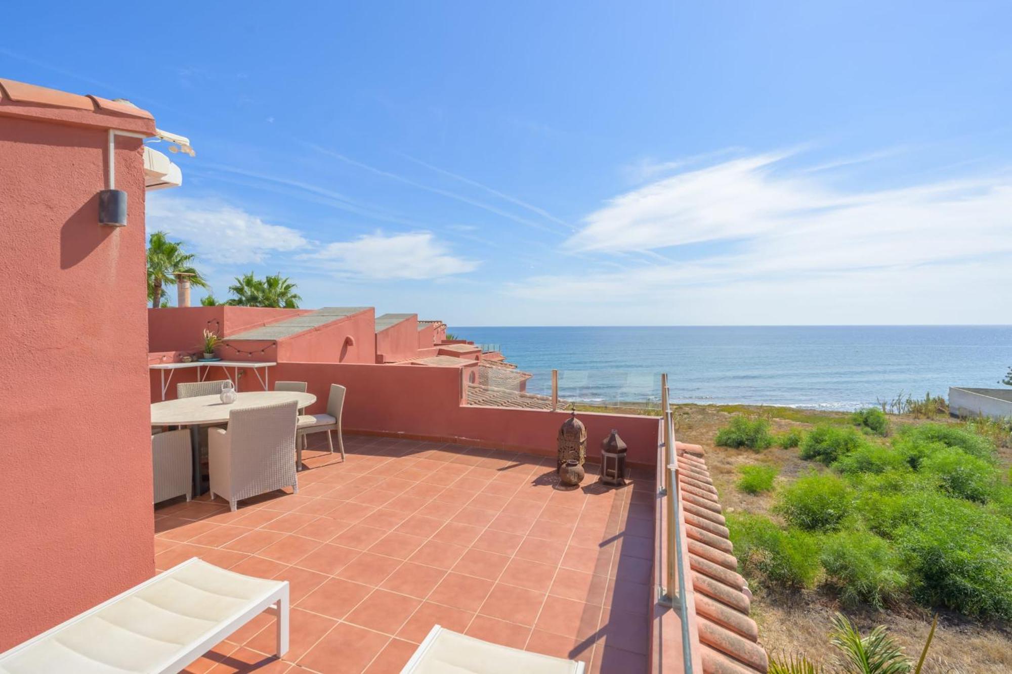 Beautiful Frontline Townhouse * Marbella