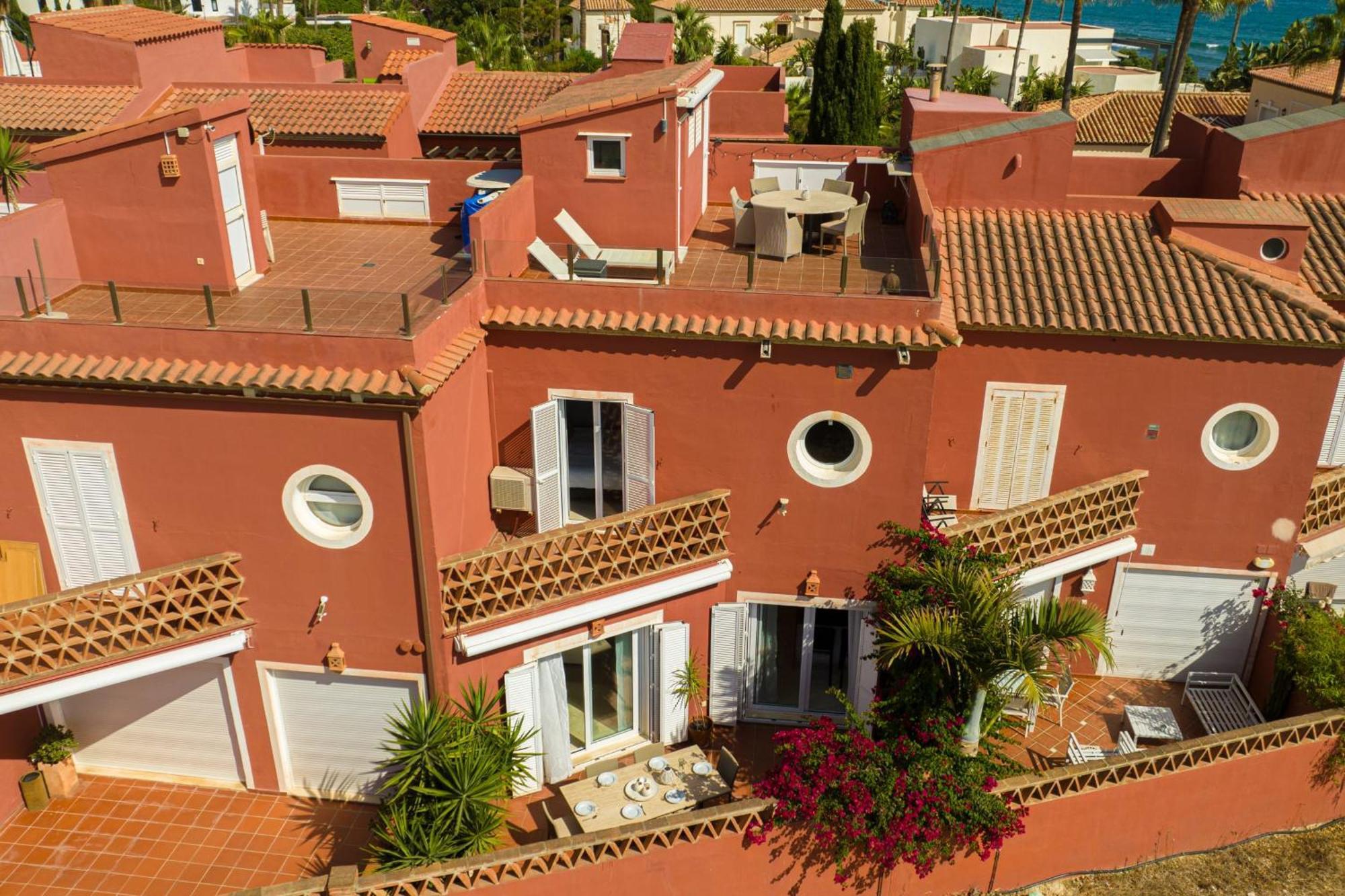 Beautiful Frontline Townhouse * Marbella