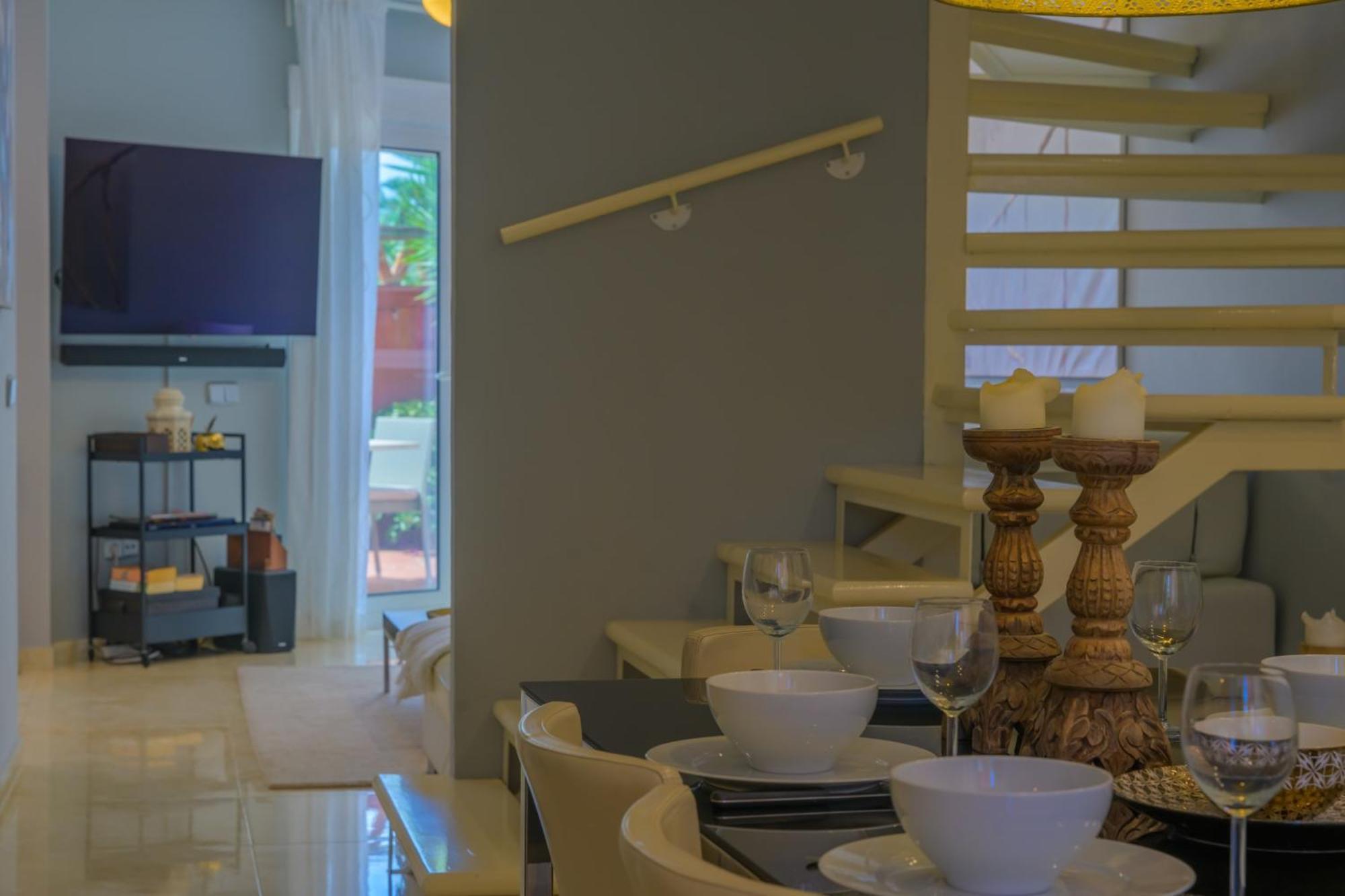 Beautiful Frontline Townhouse Vakantiehuis