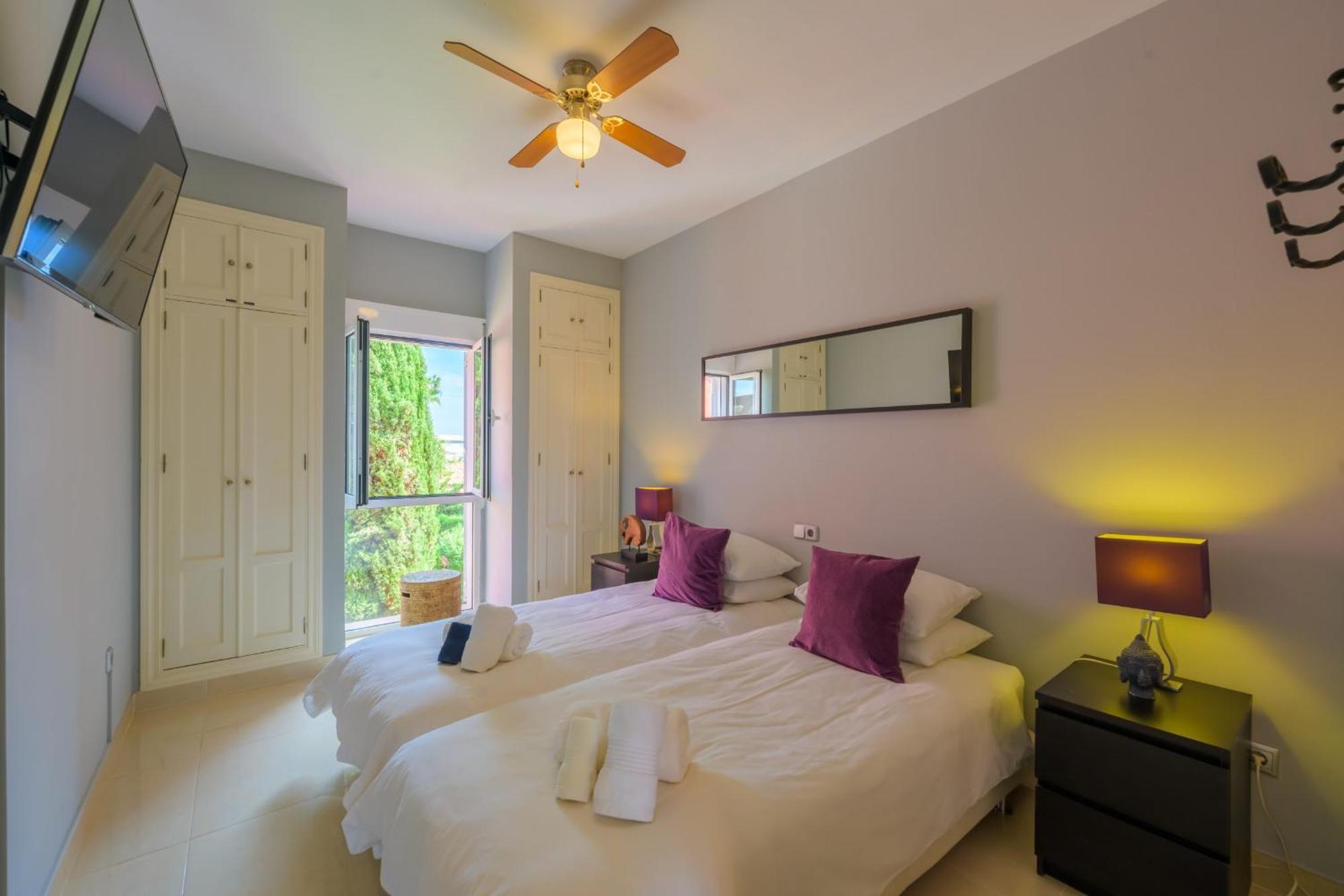Vakantiehuis Beautiful Frontline Townhouse Marbella