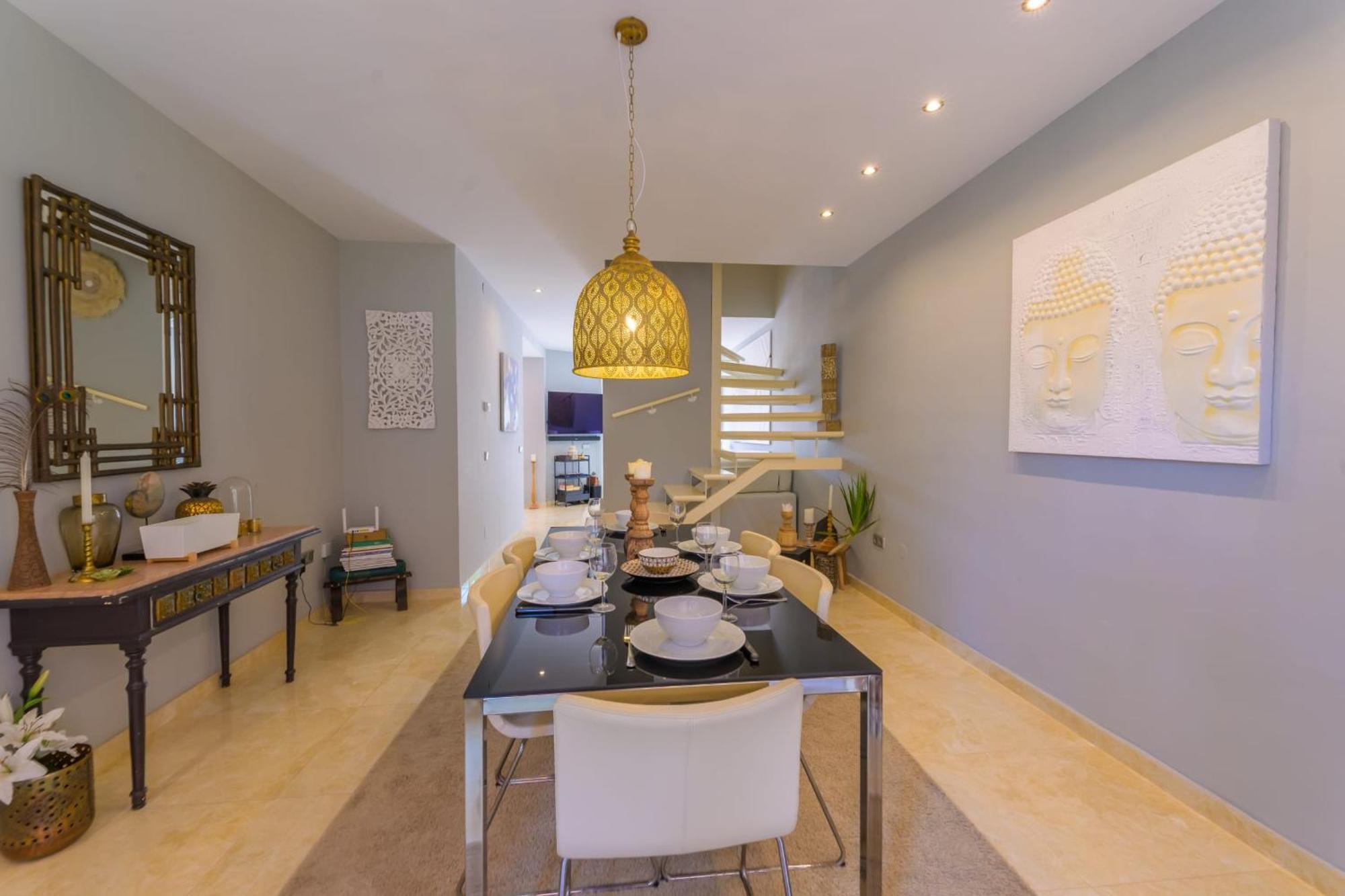 Vakantiehuis Beautiful Frontline Townhouse *