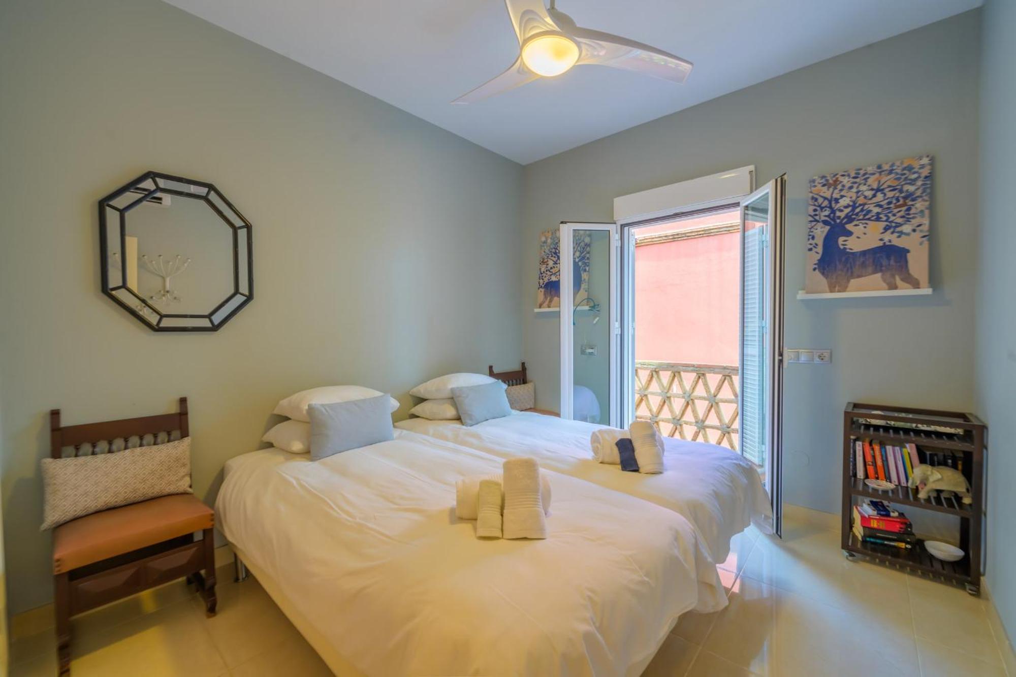 Beautiful Frontline Townhouse *