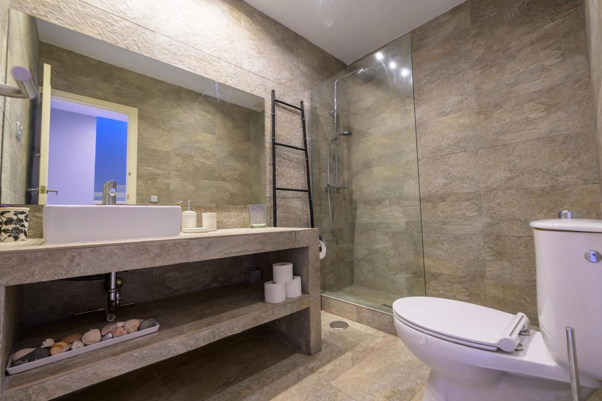 Vakantiehuis Beautiful Frontline Townhouse