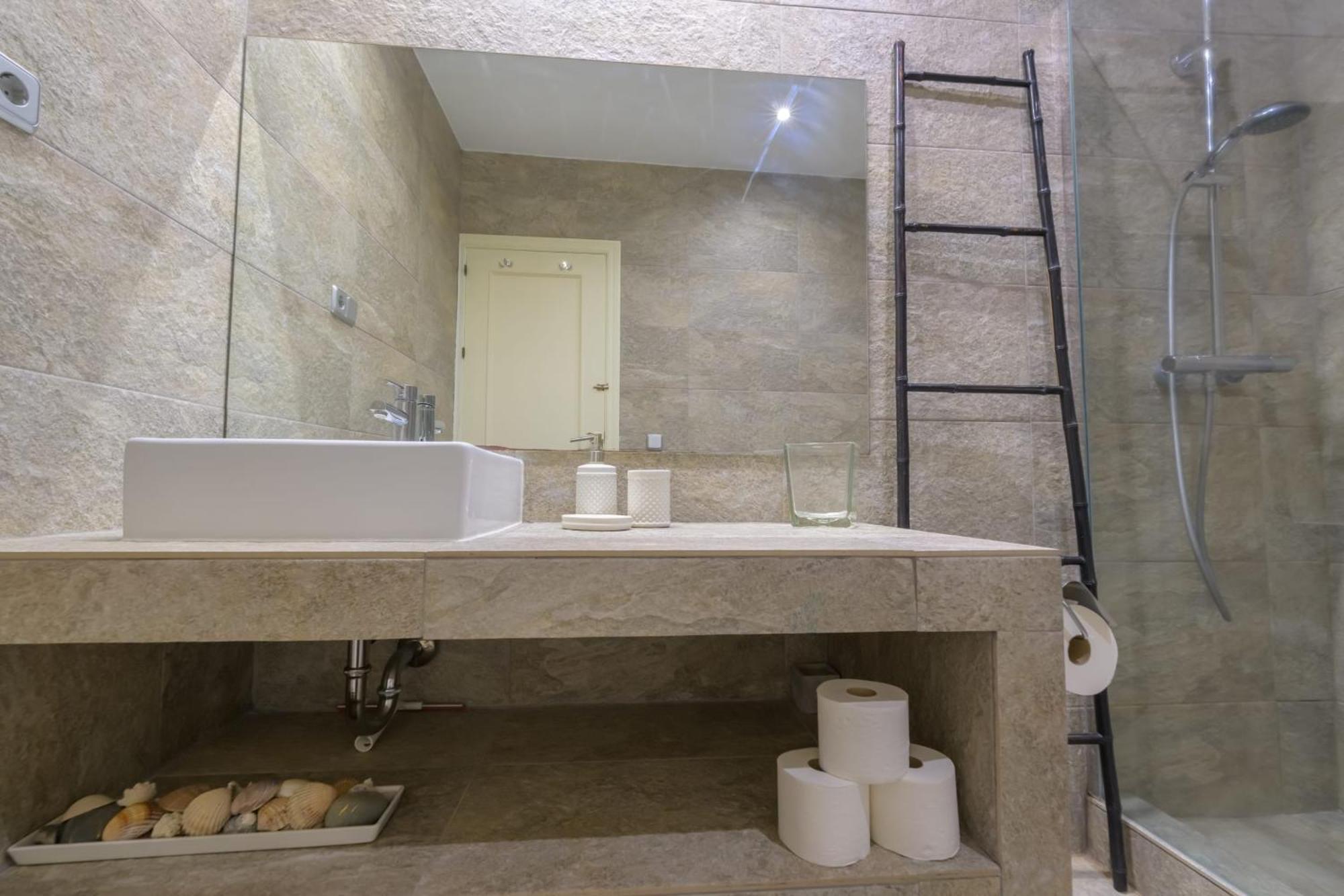 Beautiful Frontline Townhouse Vakantiehuis