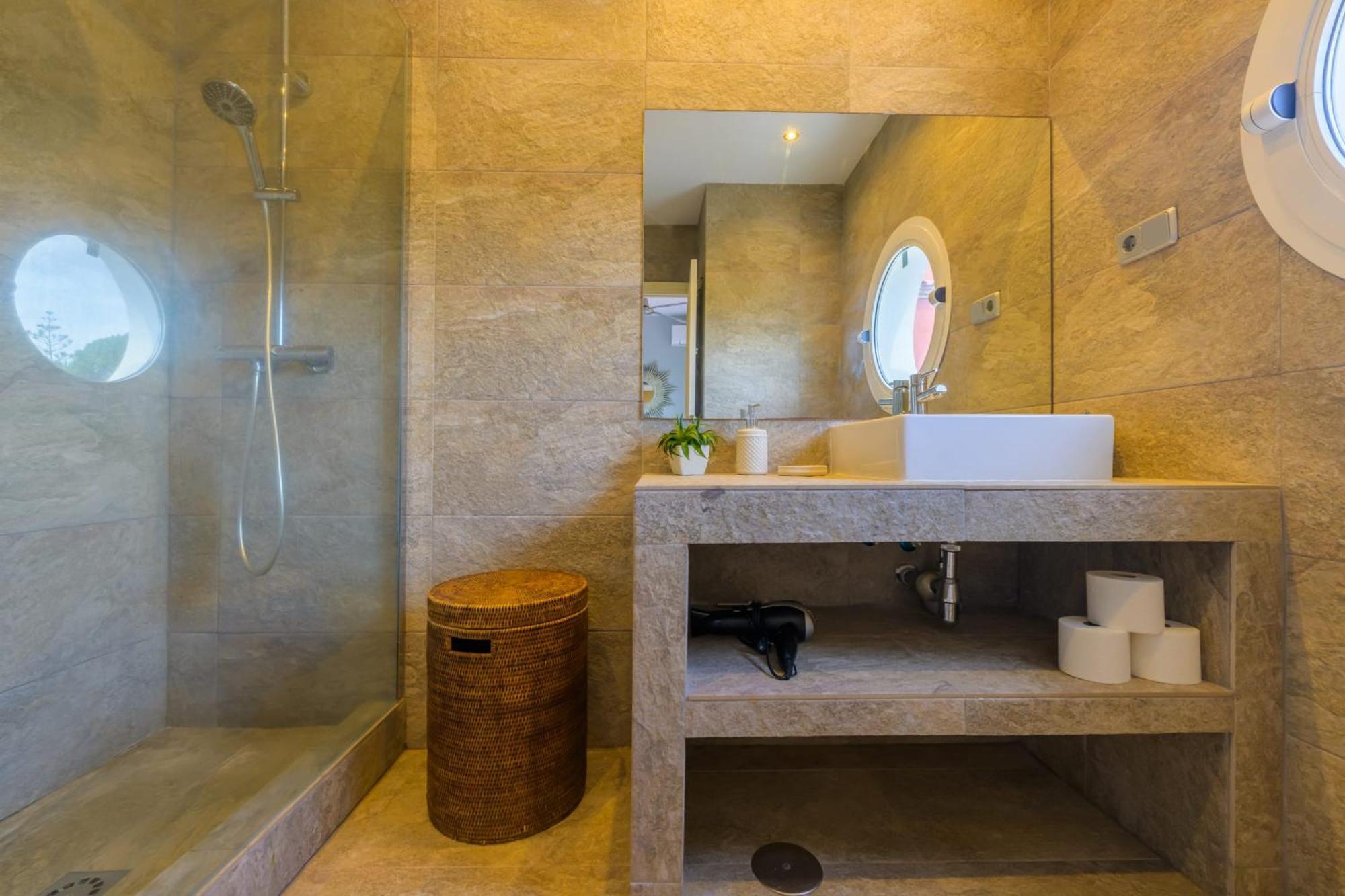Vakantiehuis Beautiful Frontline Townhouse Marbella