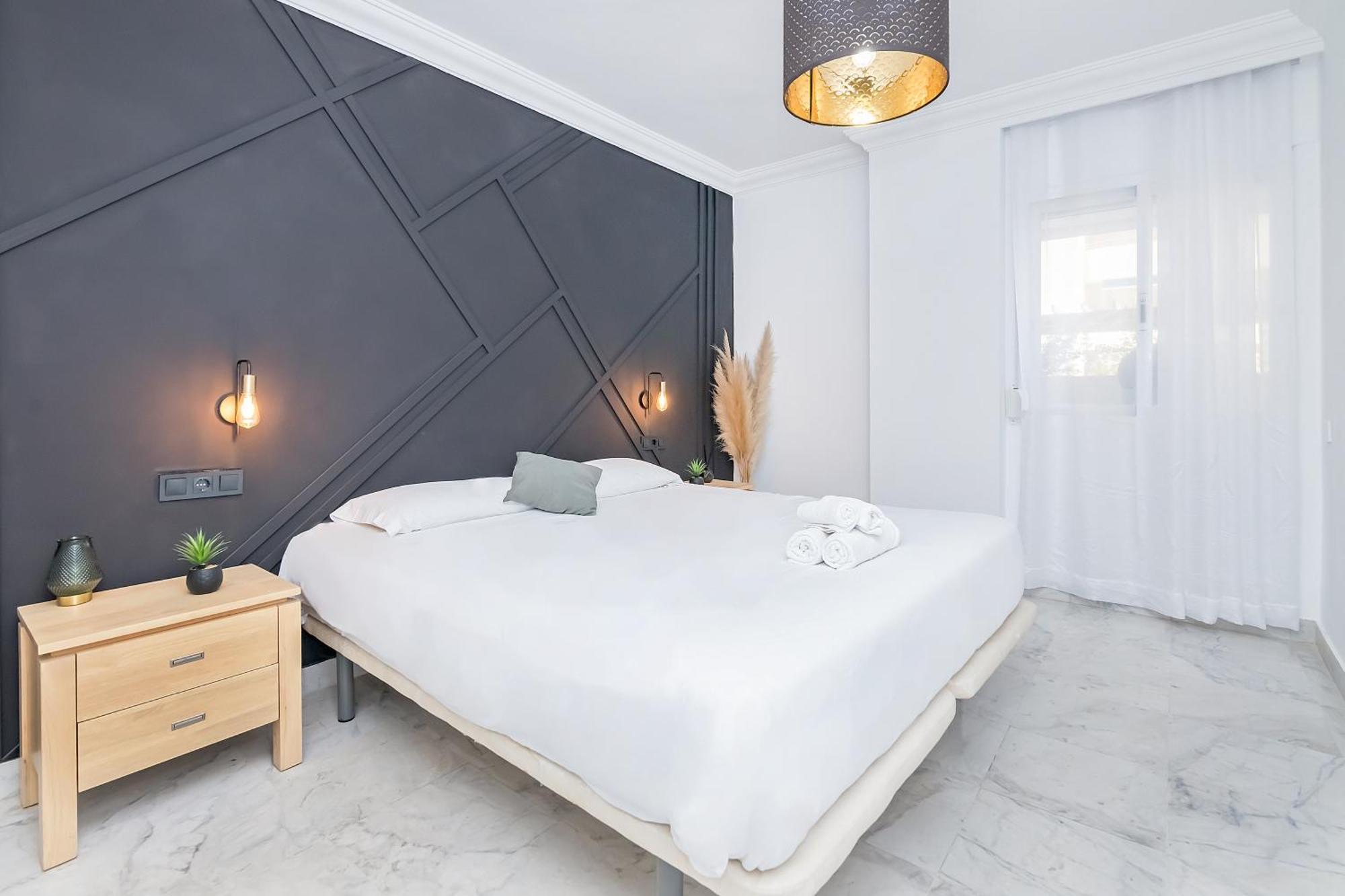 Bhost - Marina Banus Marbella