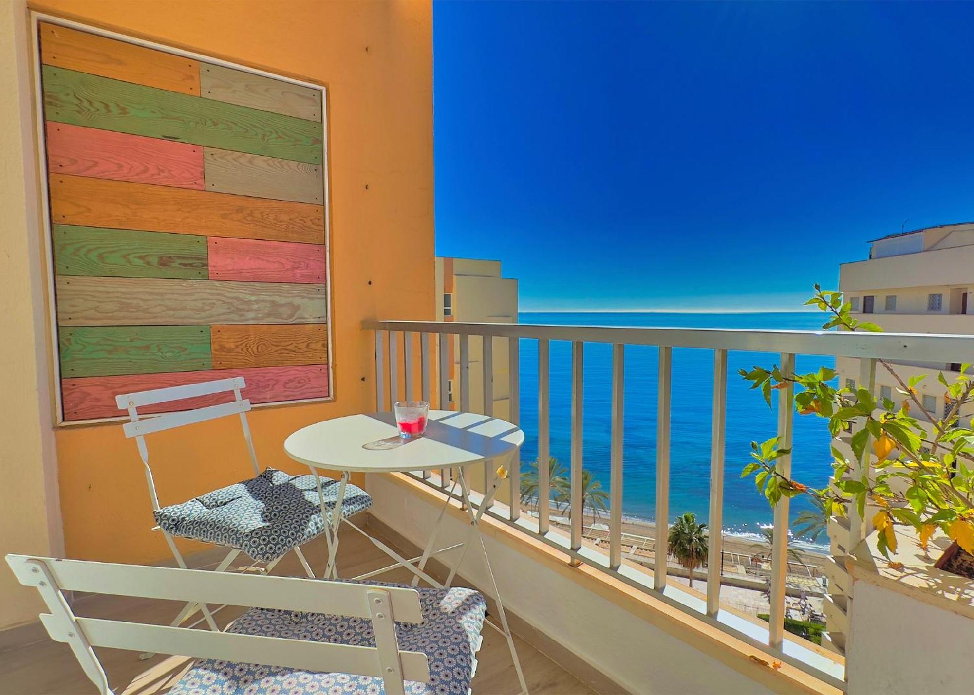 Great On The Beachfront In The Center Of *